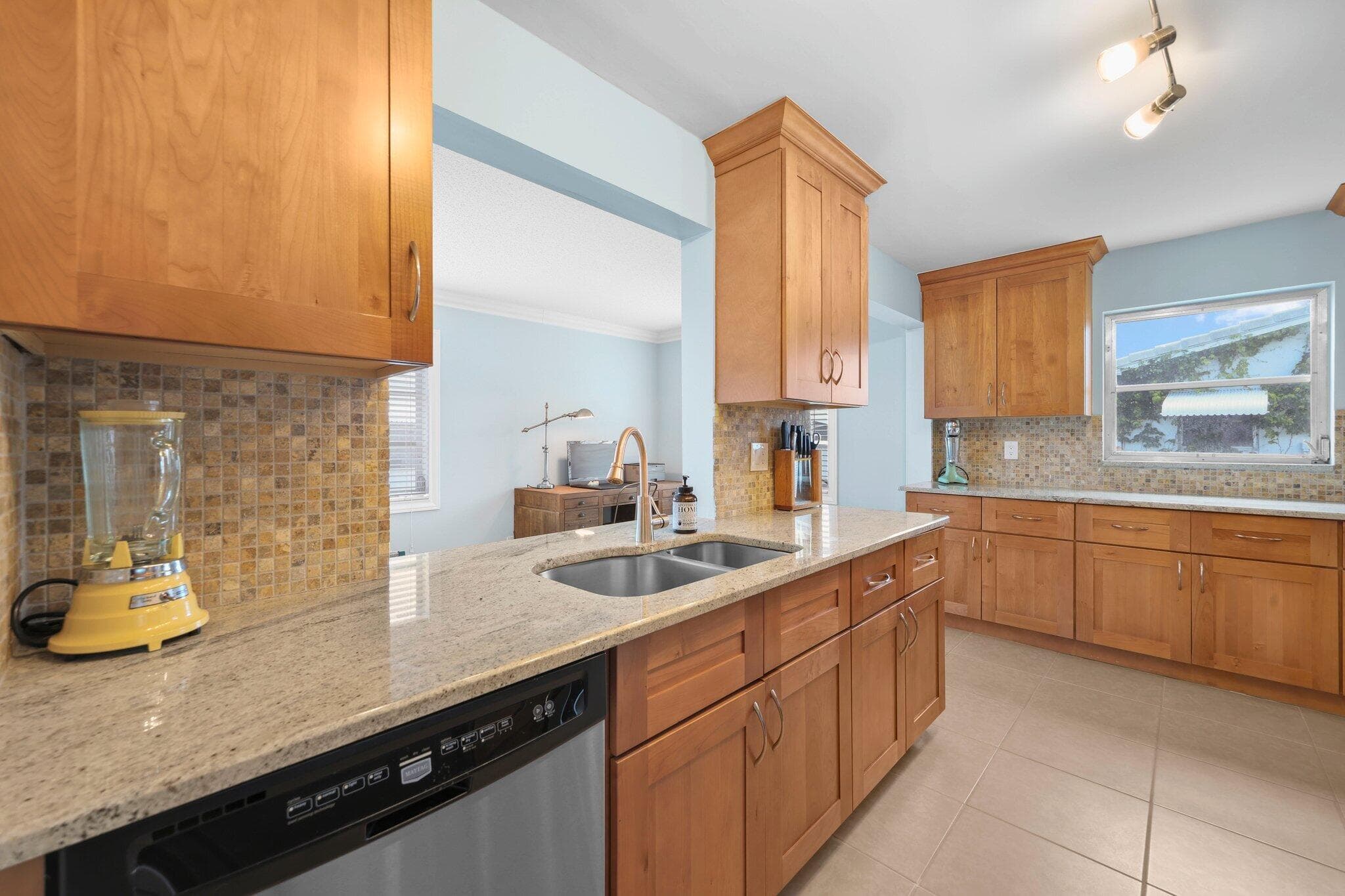 2114 SW 13th Place, Boynton Beach, FL 33426 — photo 12 of 44