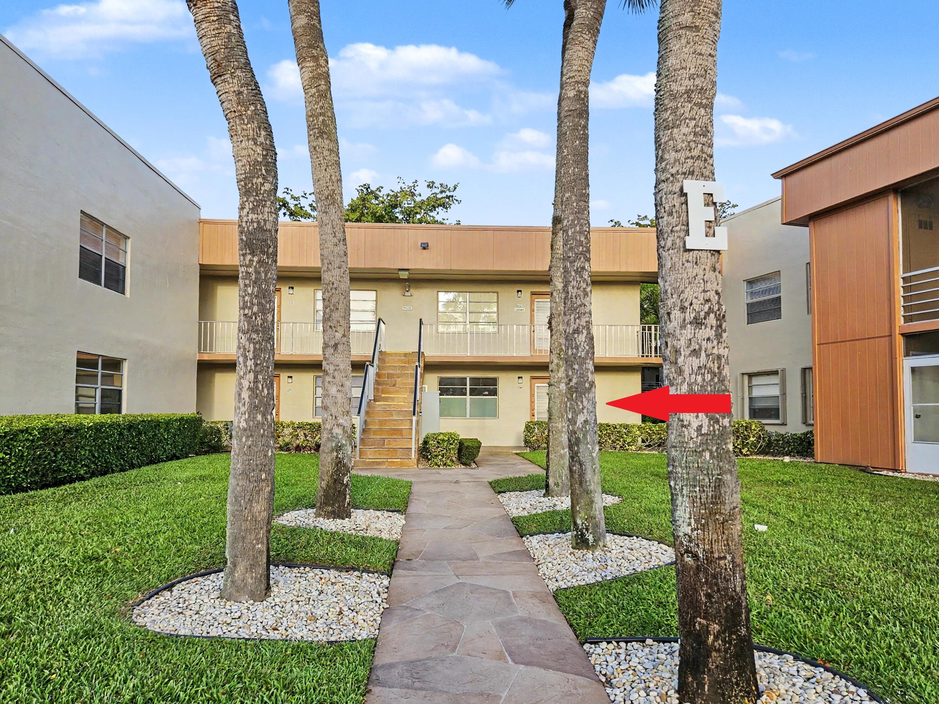 202 Piedmont E, Delray Beach, FL 33484 — photo 2 of 32