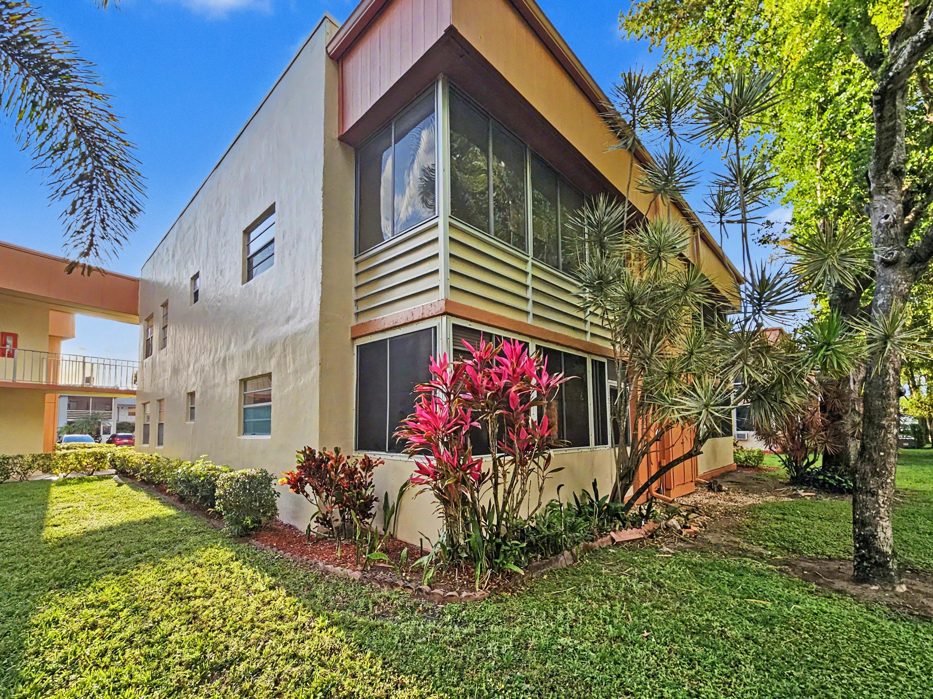 202 Piedmont E, Delray Beach, FL 33484 — photo 32 of 32