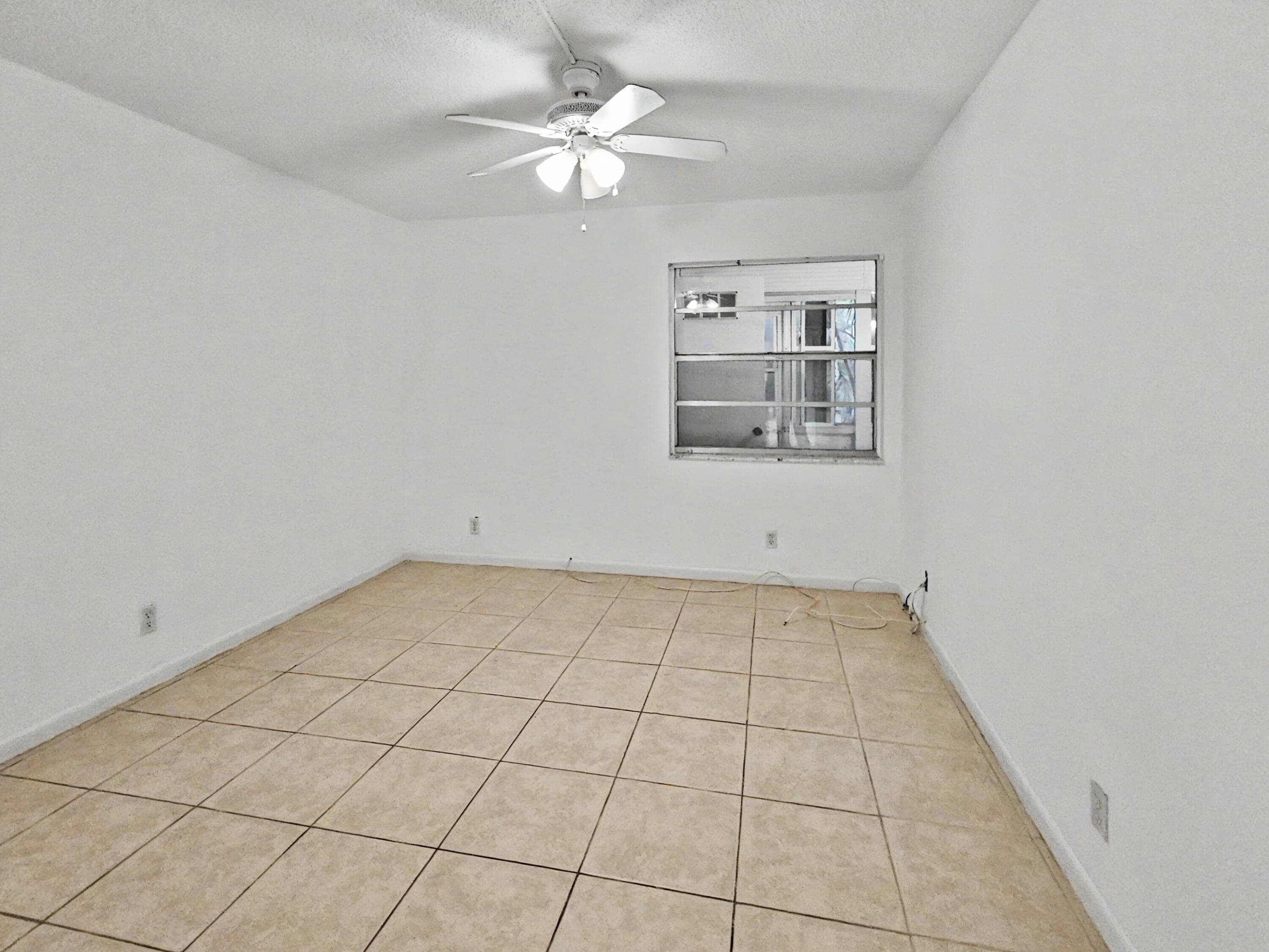 202 Piedmont E, Delray Beach, FL 33484 — photo 15 of 32