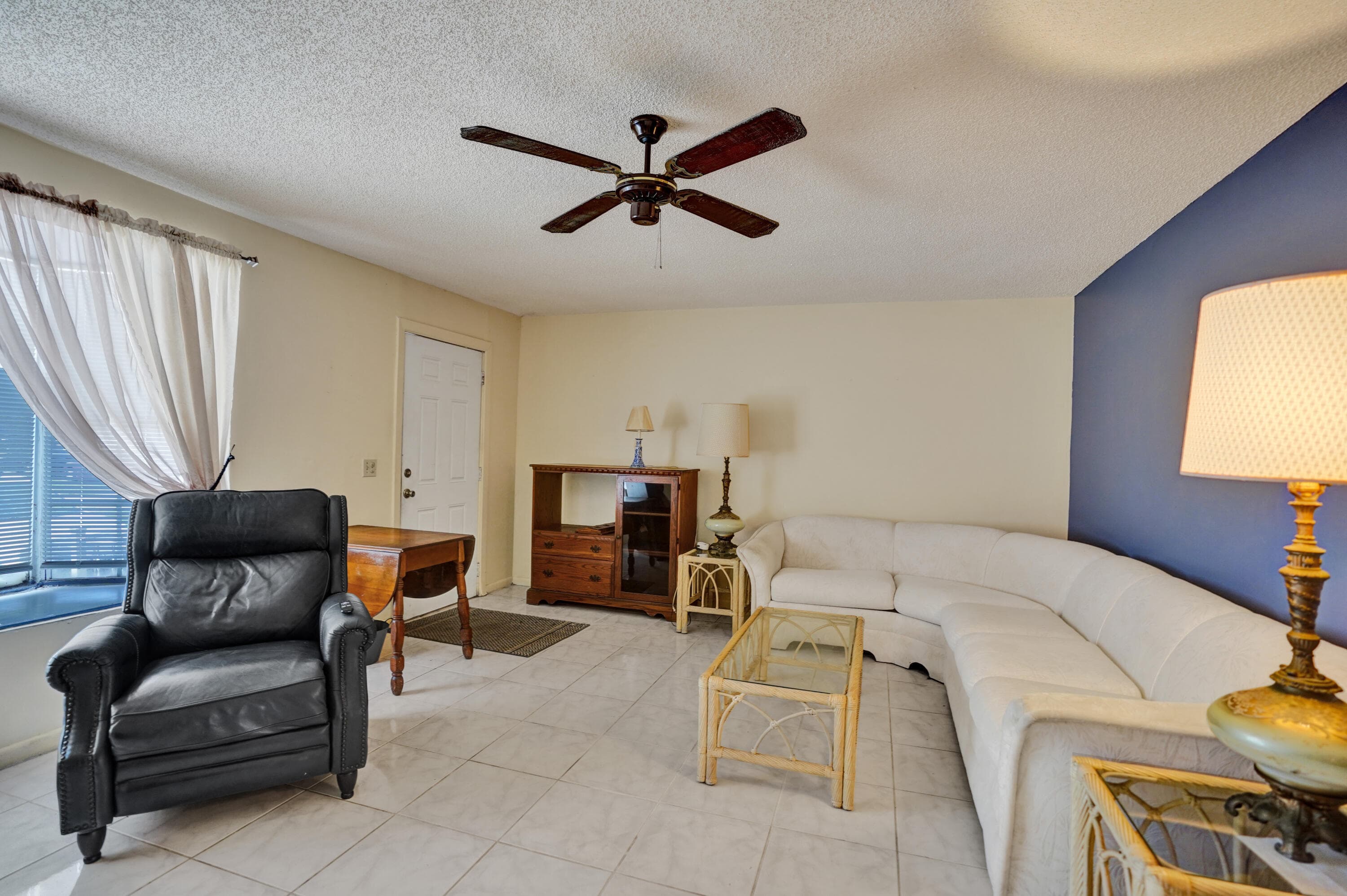 2886 Floral Road, Lake Worth, FL 33462 — photo 4 of 51