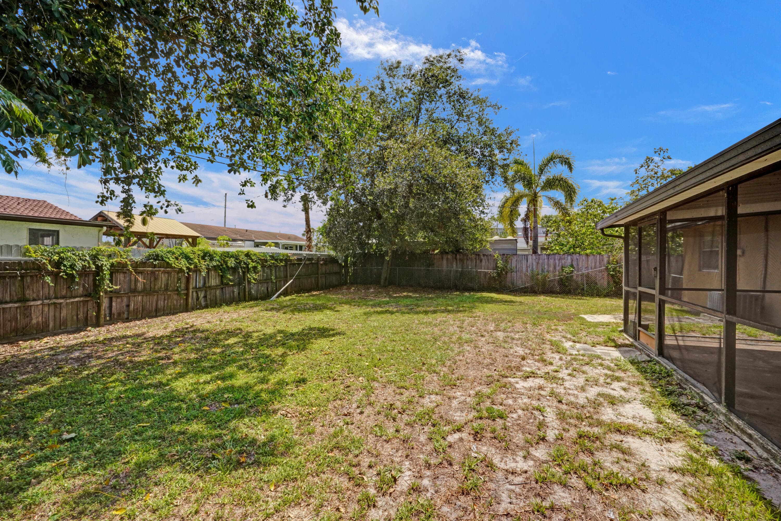 2886 Floral Road, Lake Worth, FL 33462 — photo 37 of 51