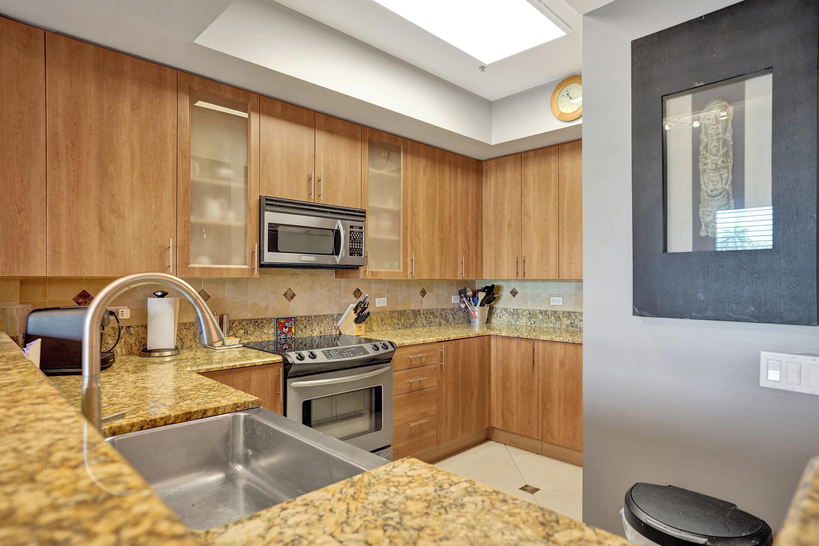 2625 NE 14th Avenue 114, Wilton Manors, FL 33334 — photo 8 of 61