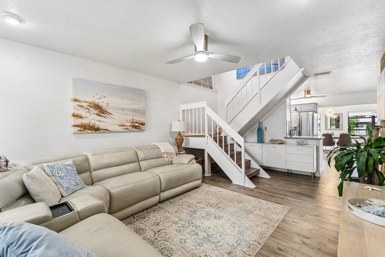 2101 N Palm Circle, North Palm Beach, FL 33408 — photo 3 of 74