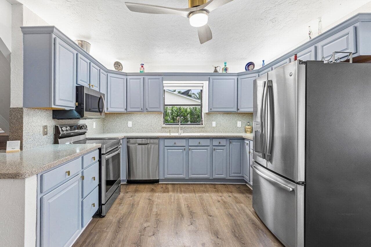 2101 N Palm Circle, North Palm Beach, FL 33408 — photo 11 of 74