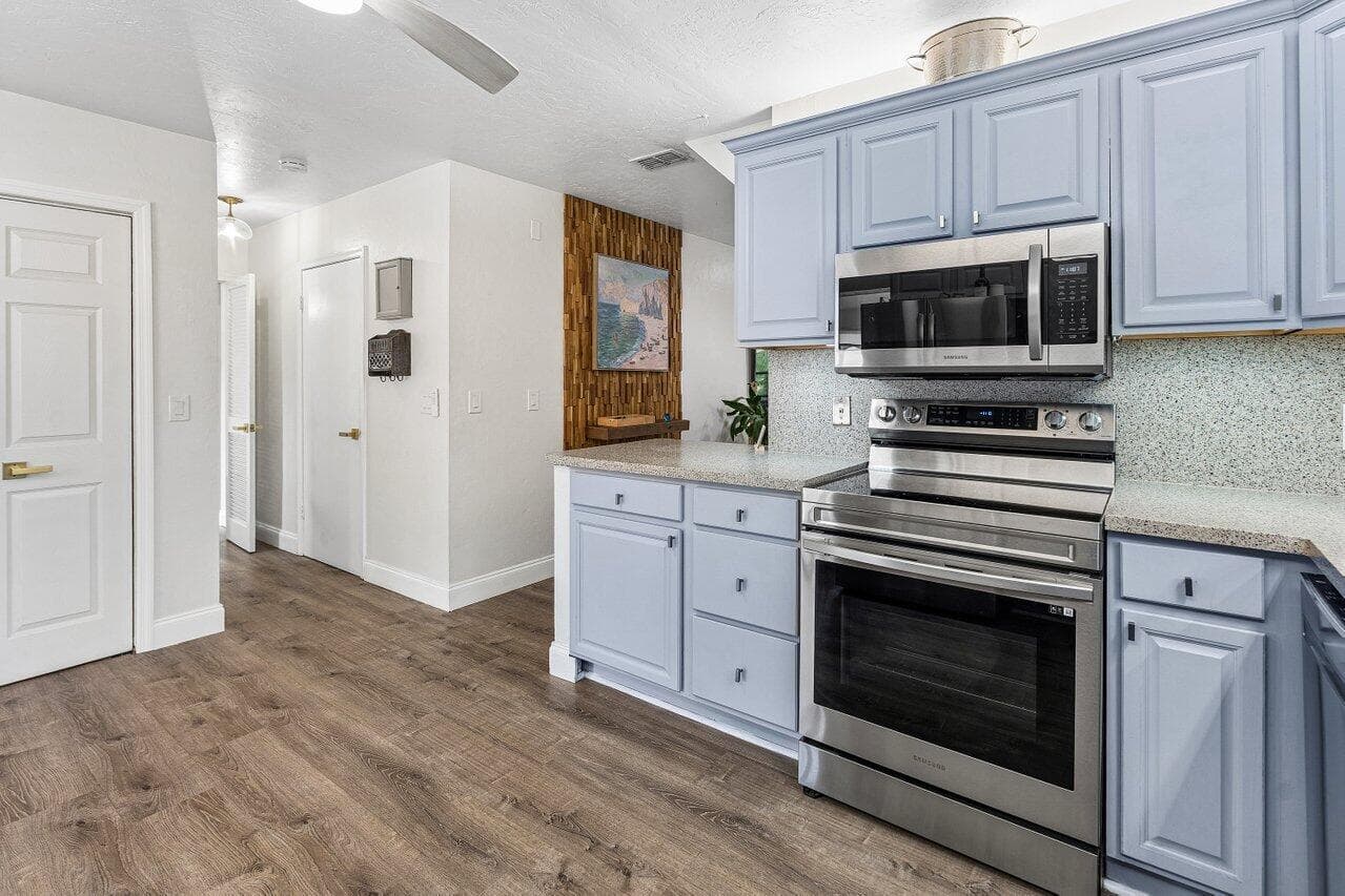 2101 N Palm Circle, North Palm Beach, FL 33408 — photo 12 of 74
