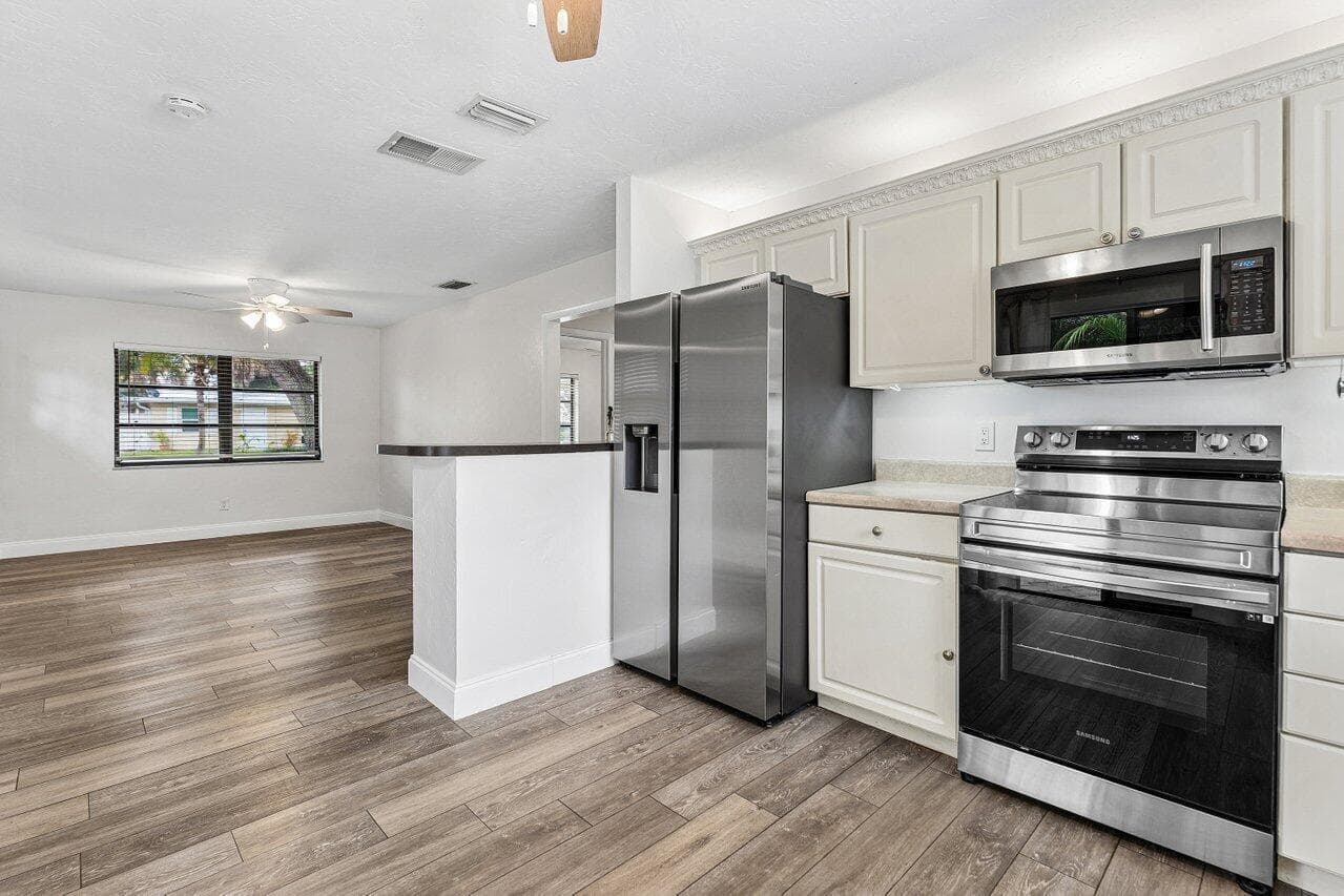 2101 N Palm Circle, North Palm Beach, FL 33408 — photo 37 of 74