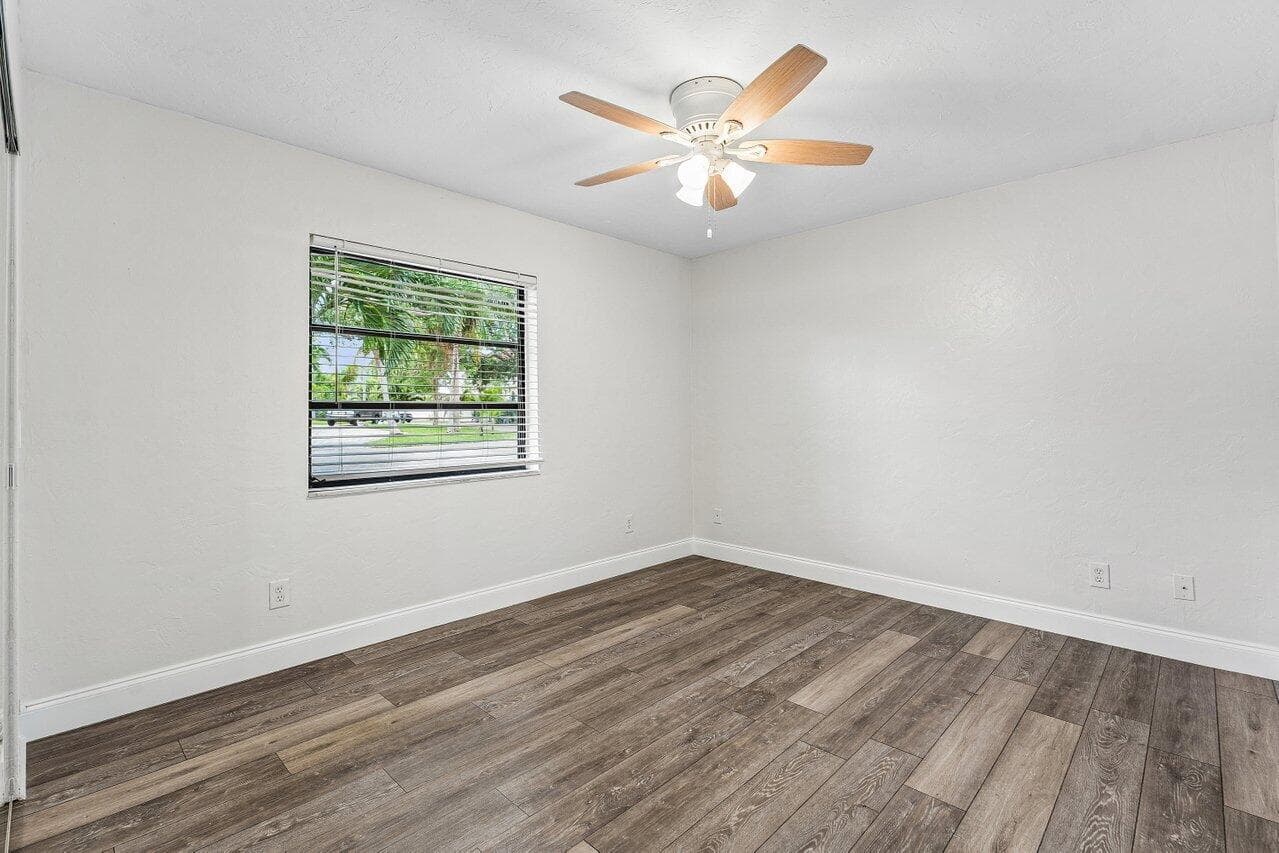 2101 N Palm Circle, North Palm Beach, FL 33408 — photo 38 of 74