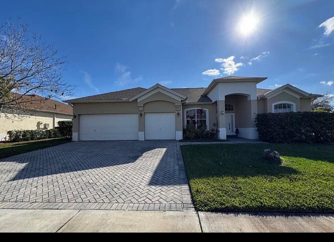 408 N Key Lime Sq Square SW, Vero Beach, FL 32968 — photo 2 of 35