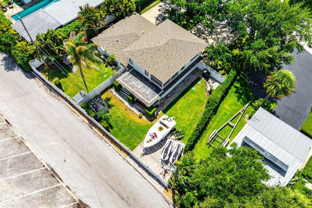 2101 N Palm Circle, North Palm Beach, FL 33408 — photo 59 of 74
