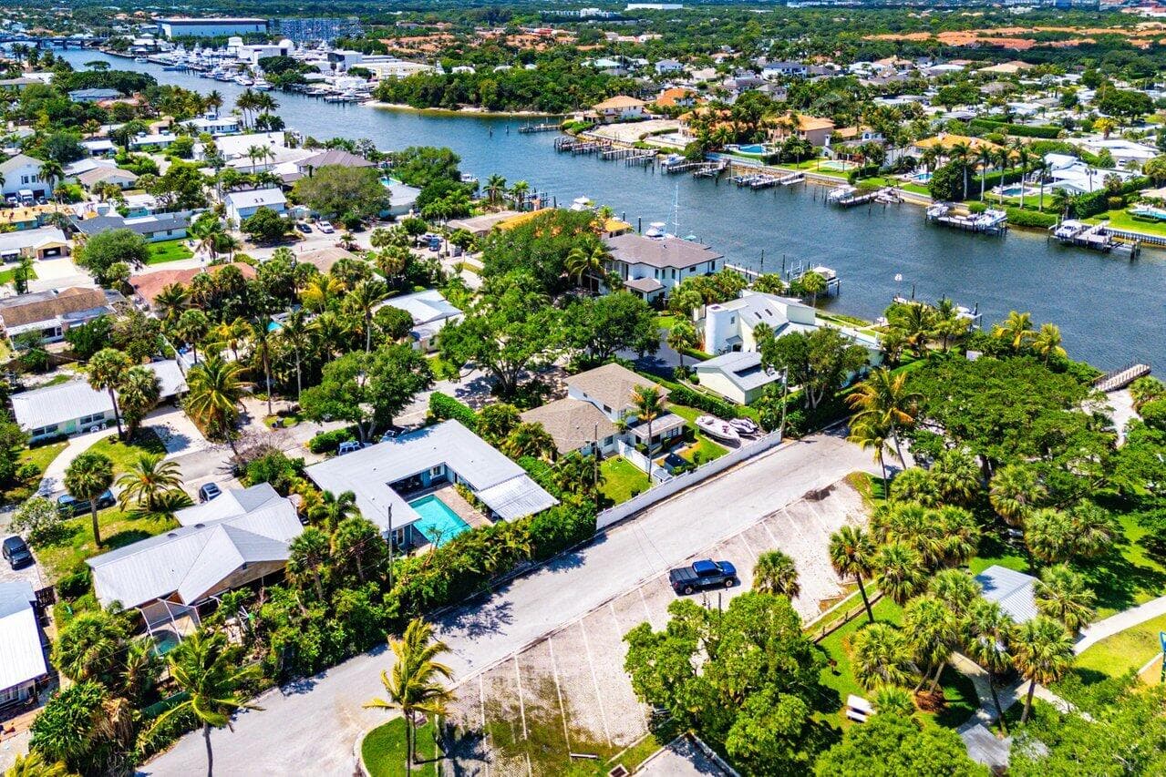 2101 N Palm Circle, North Palm Beach, FL 33408 — photo 70 of 74