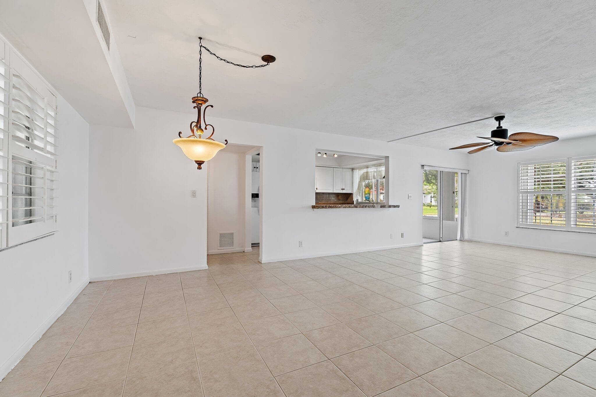 5570 Tamberlane Circle 131, Palm Beach Gardens, FL 33418 — photo 4 of 33