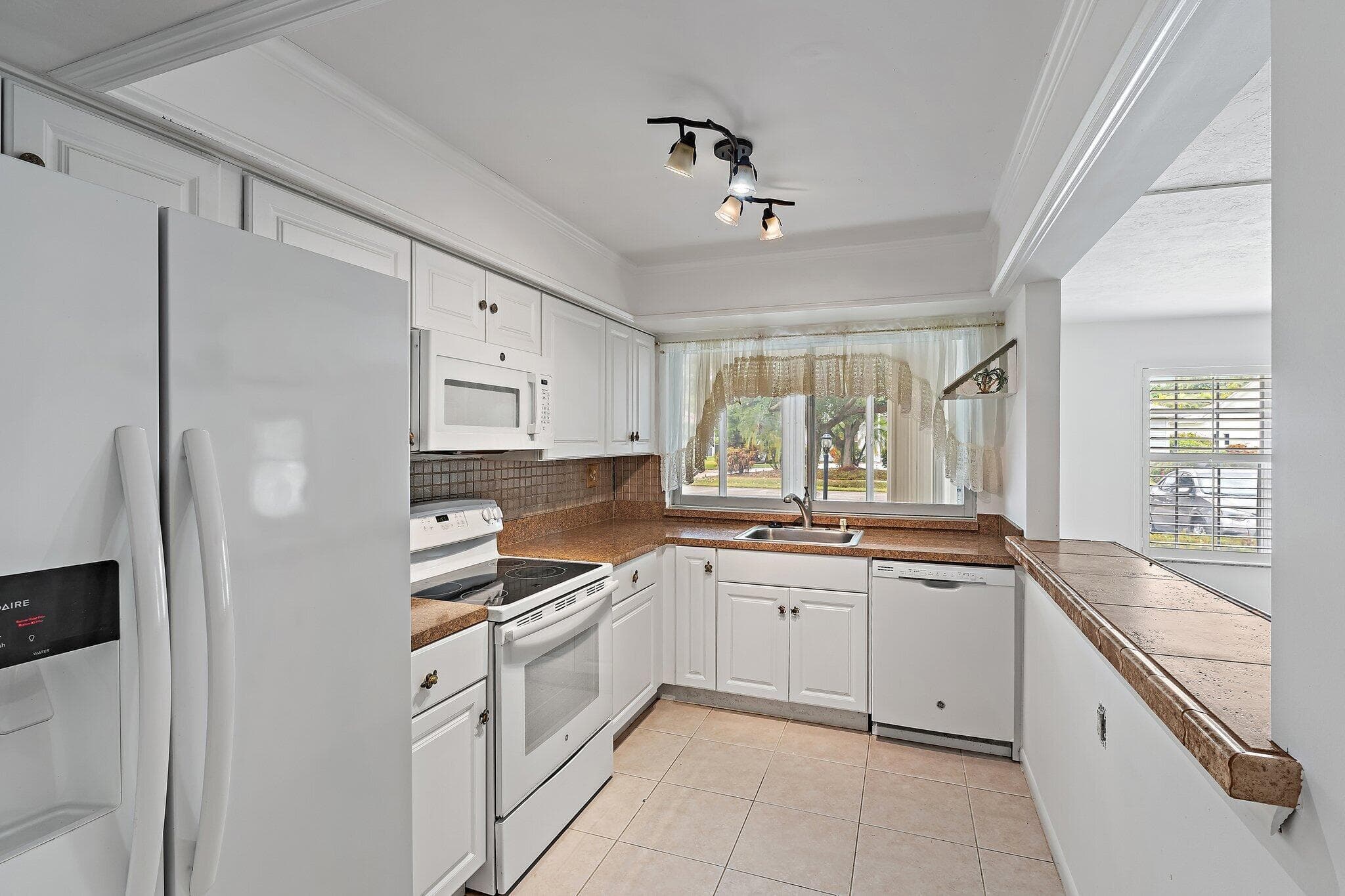 5570 Tamberlane Circle 131, Palm Beach Gardens, FL 33418 — photo 11 of 33