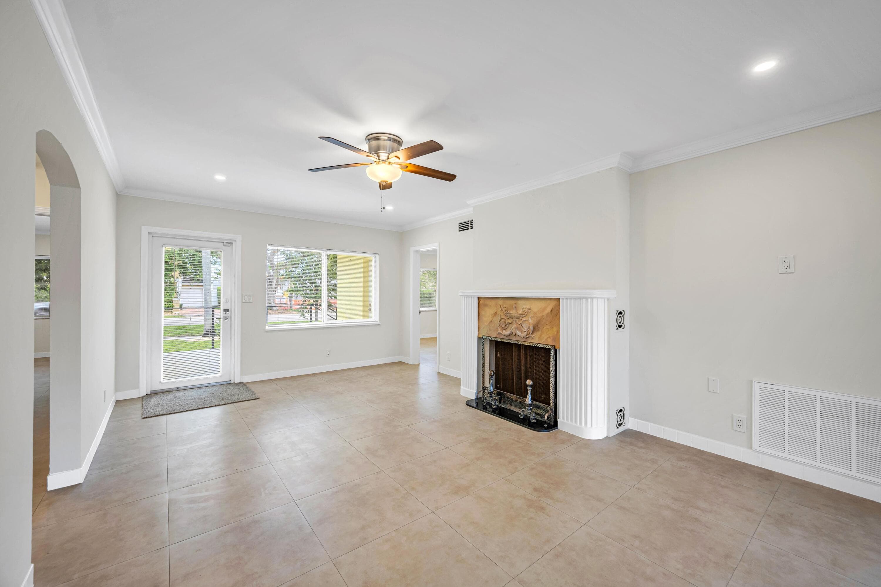 606 N Victoria Park Road N, Fort Lauderdale, FL 33304 — photo 10 of 21
