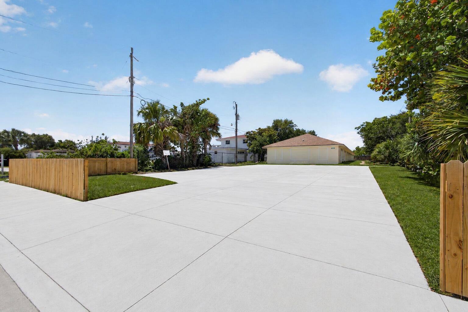 3255 Avenue J, West Palm Beach, FL 33404 — photo 6 of 37