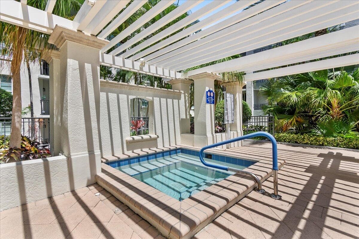 600 S Dixie Highway 401, West Palm Beach, FL 33401 — photo 30 of 33