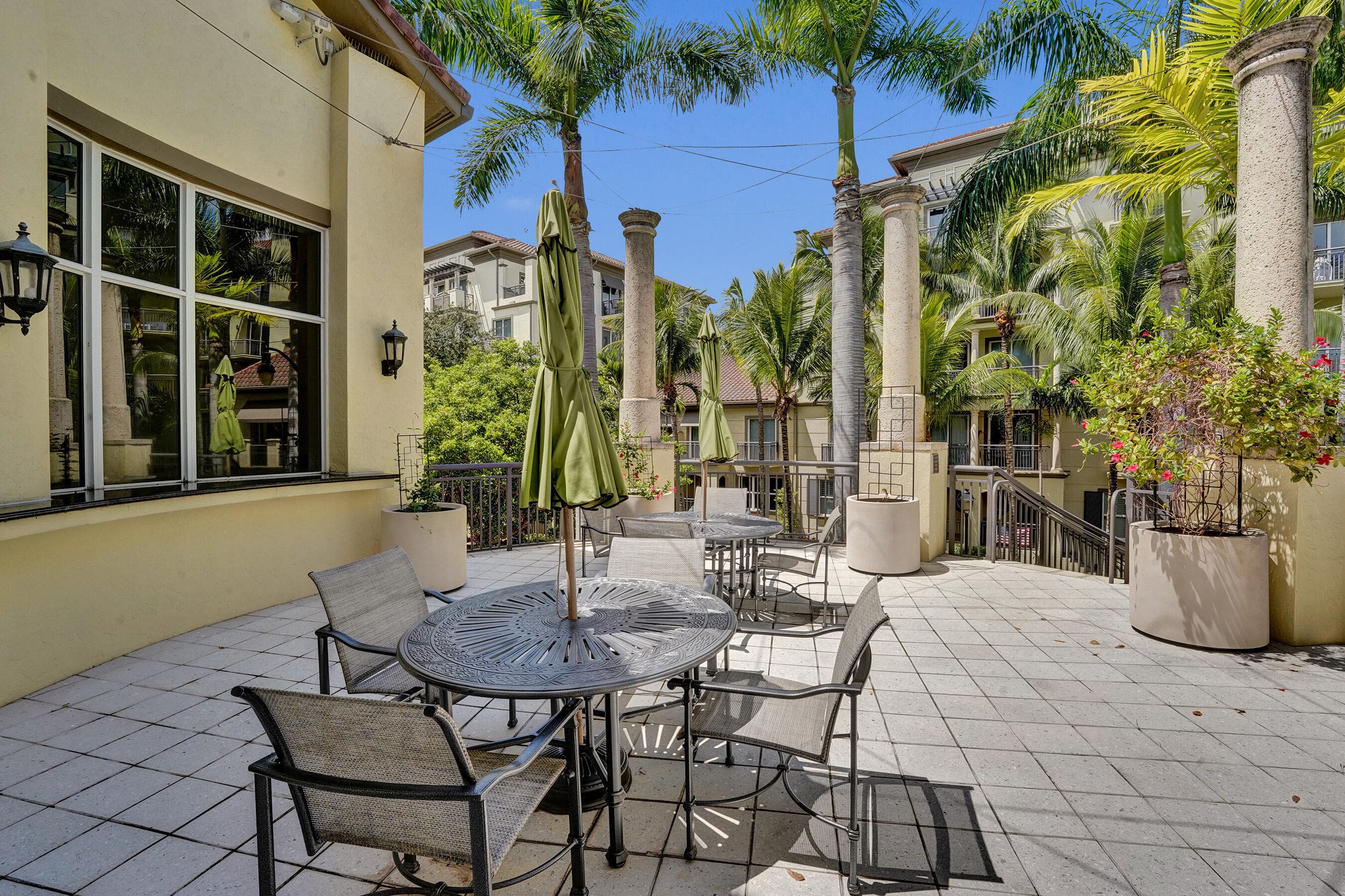 2625 NE 14th Avenue 114, Wilton Manors, FL 33334 — photo 49 of 61