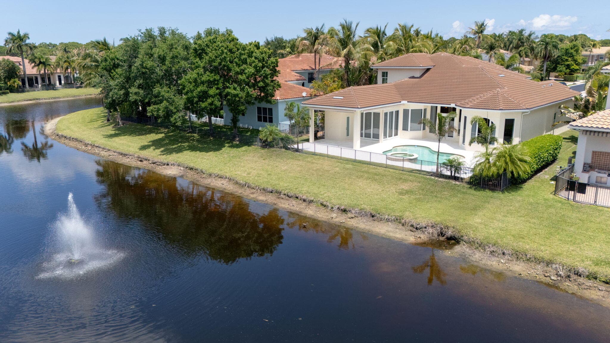 4131 Venetia Way, Palm Beach Gardens, FL 33418 — photo 4 of 114