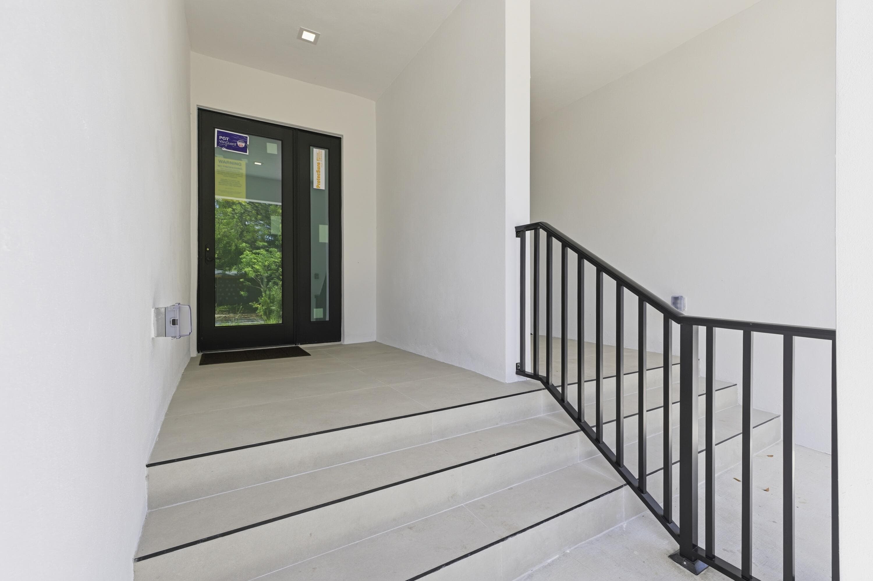819 SW 1st Street, Fort Lauderdale, FL 33312 — photo 4 of 40