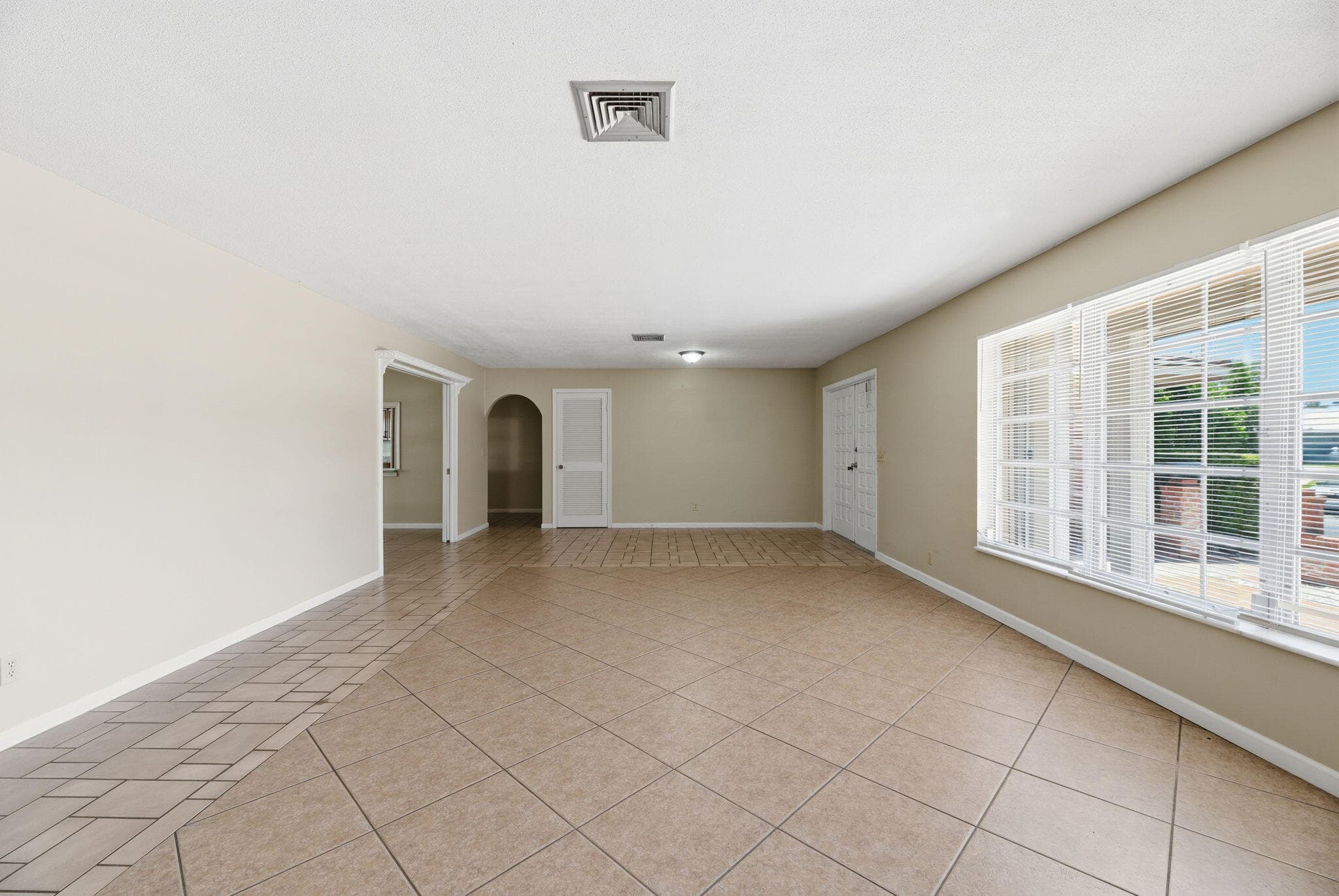 232 Gleneagles Drive, Lake Worth, FL 33462 — photo 8 of 39