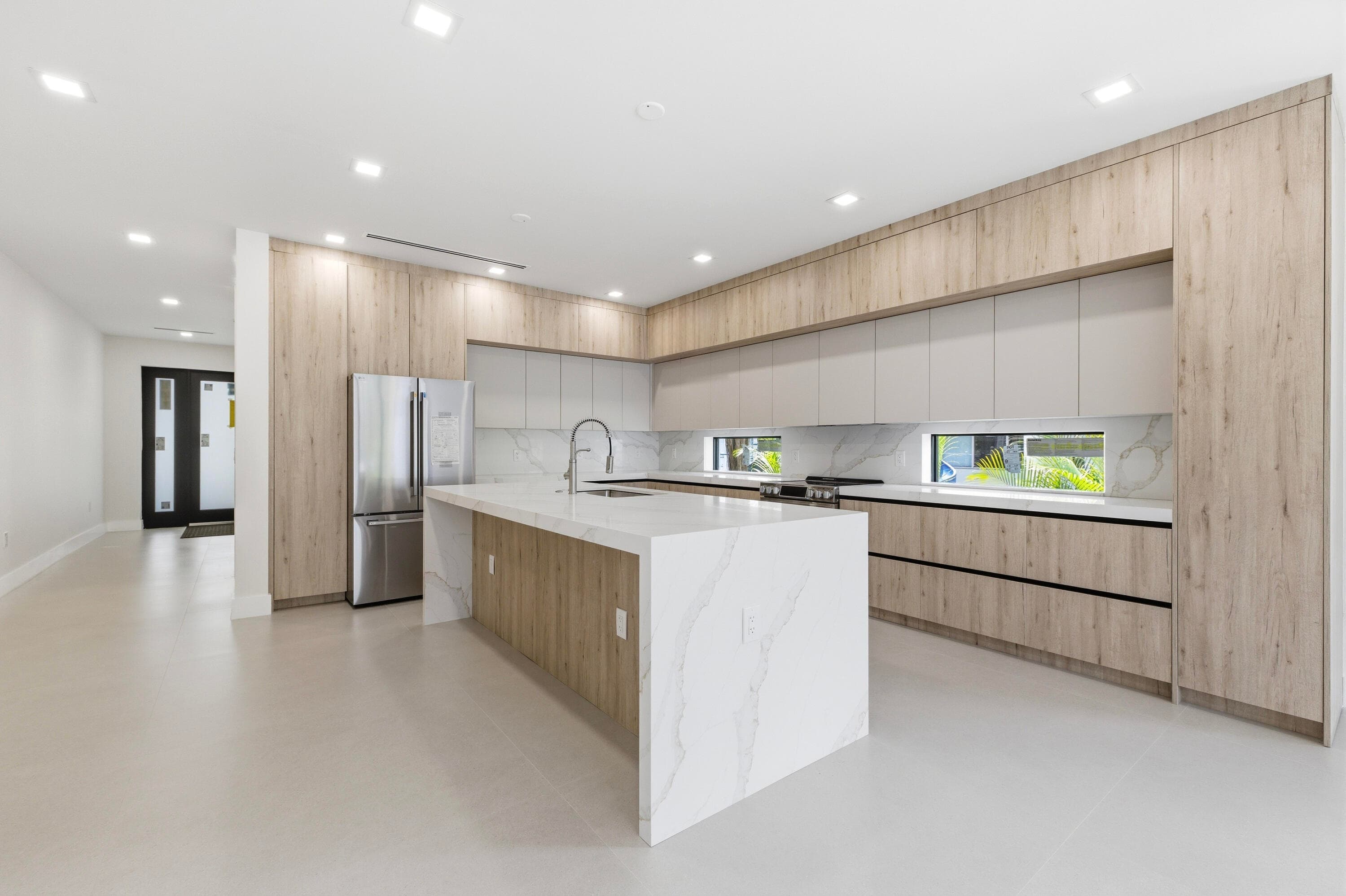 819 SW 1st Street, Fort Lauderdale, FL 33312 — photo 9 of 40