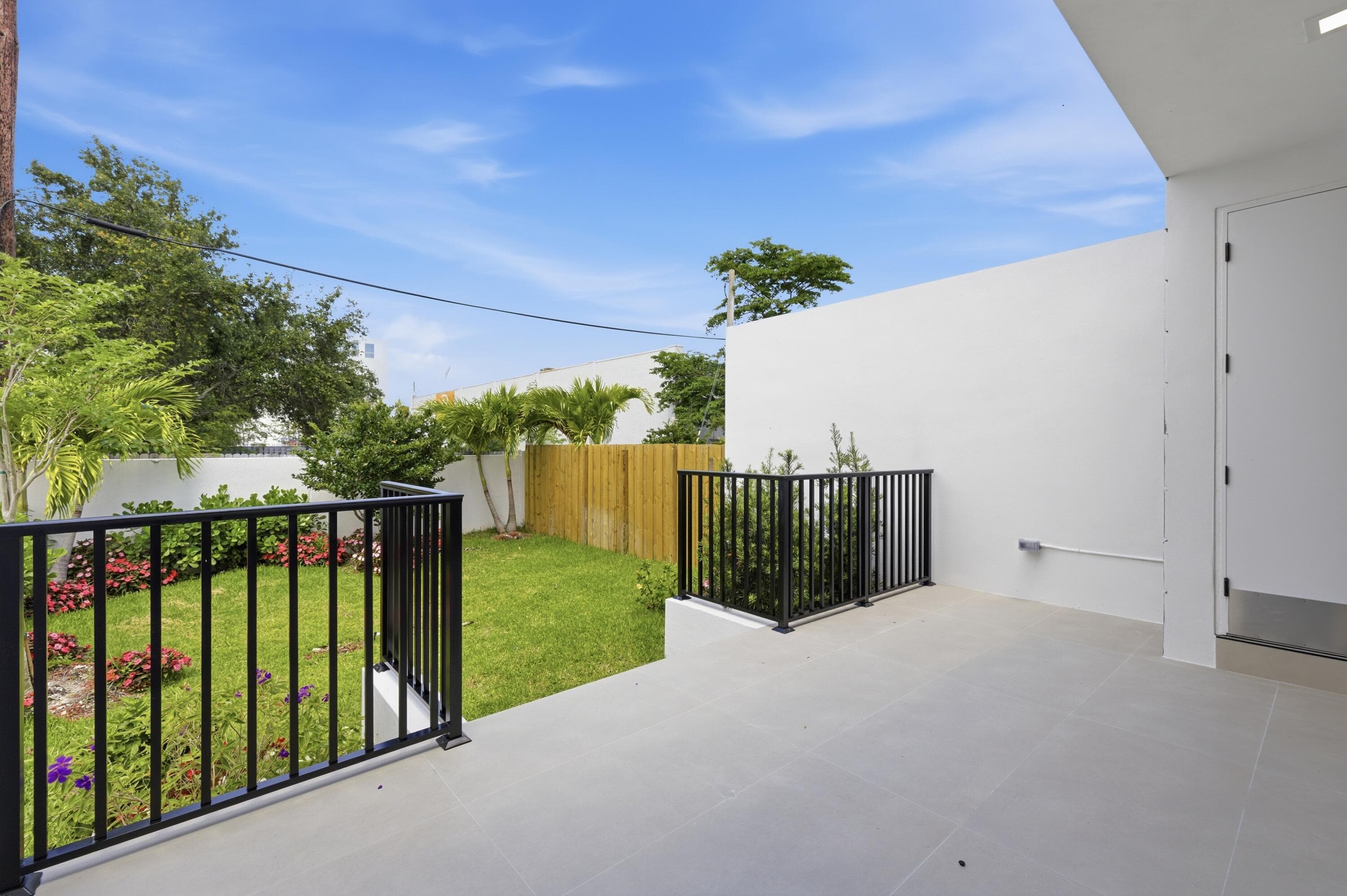 819 SW 1st Street, Fort Lauderdale, FL 33312 — photo 32 of 40