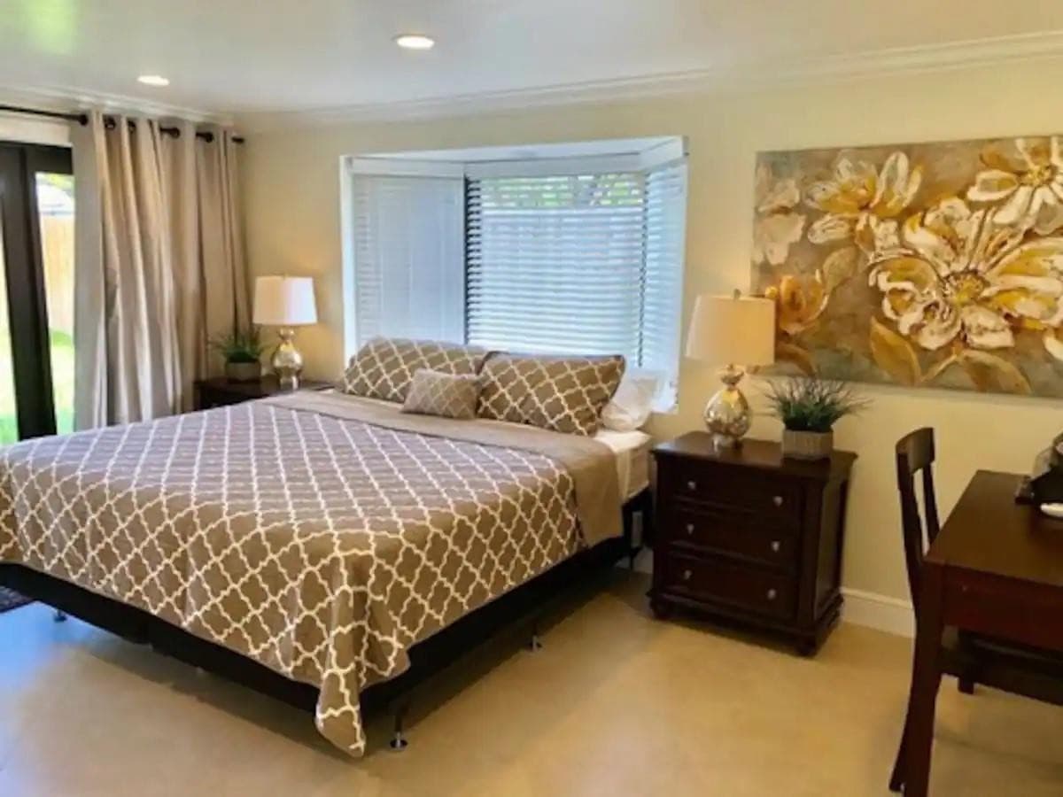 3211 Seaward Drive, Lauderdale-By-The-Sea, FL 33062 — photo 14 of 25