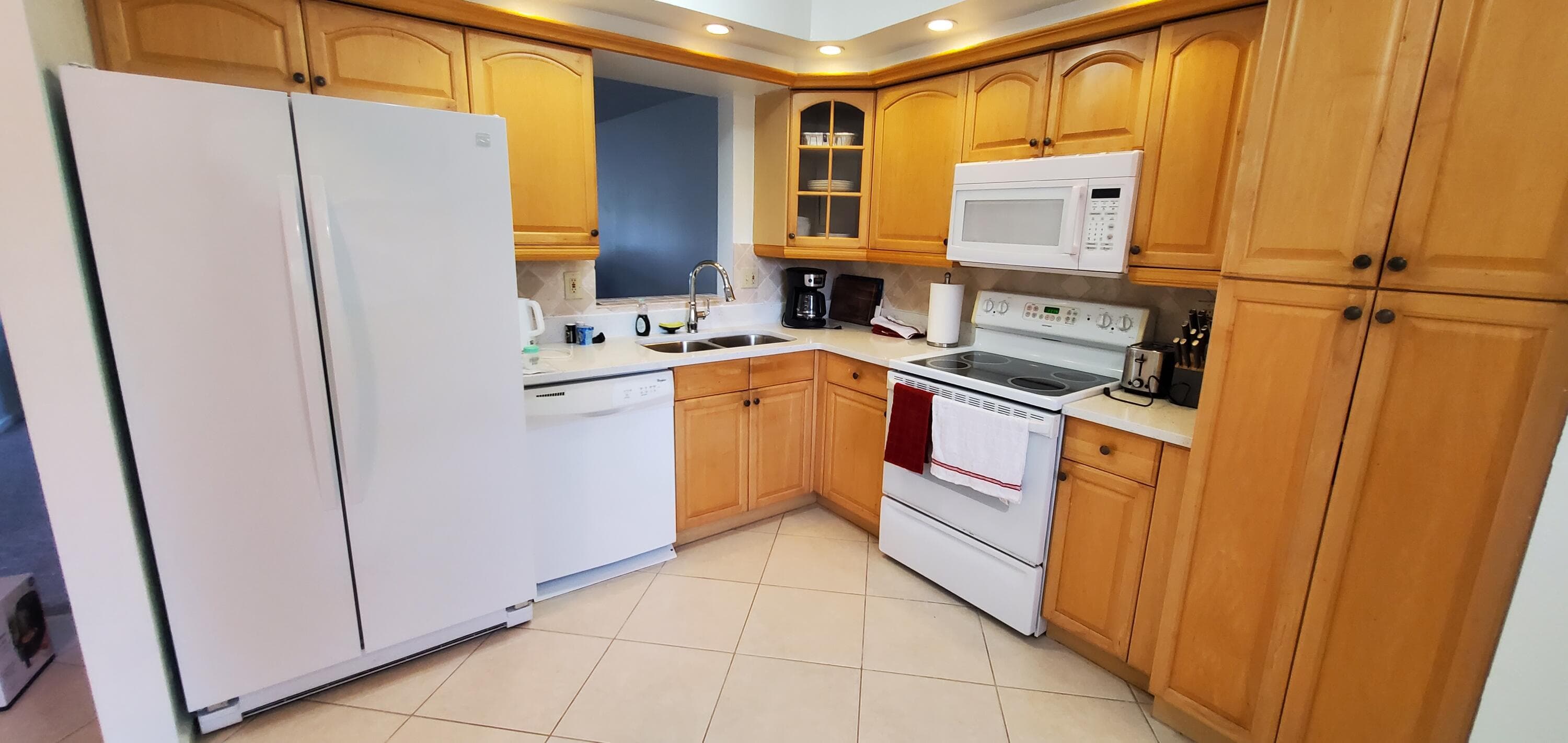 260 NW 76th Avenue 201, Margate, FL 33063 — photo 3 of 15