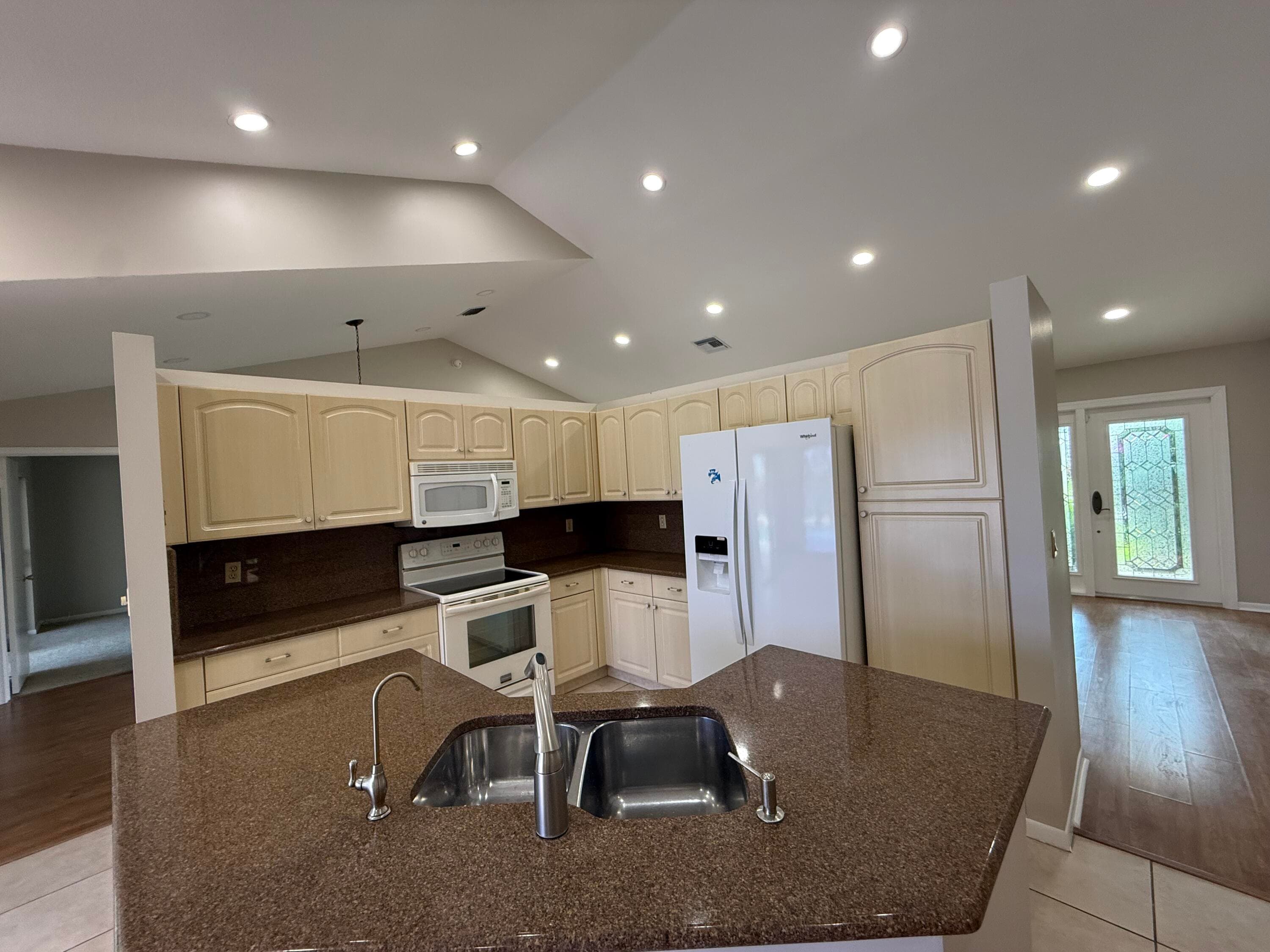 9215 Sun Pointe Drive, Boynton Beach, FL 33437 — photo 5 of 19