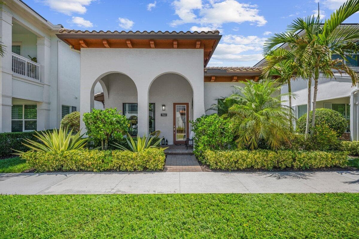 7041 Edison Place, Palm Beach Gardens, FL 33418 — photo