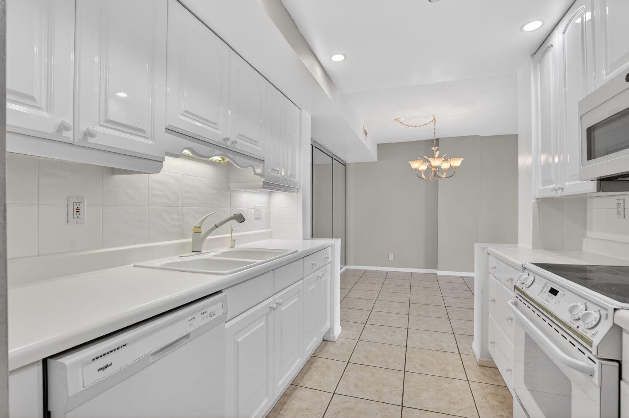 250 NE 20th Street 5220, Boca Raton, FL 33431 — photo 4 of 41