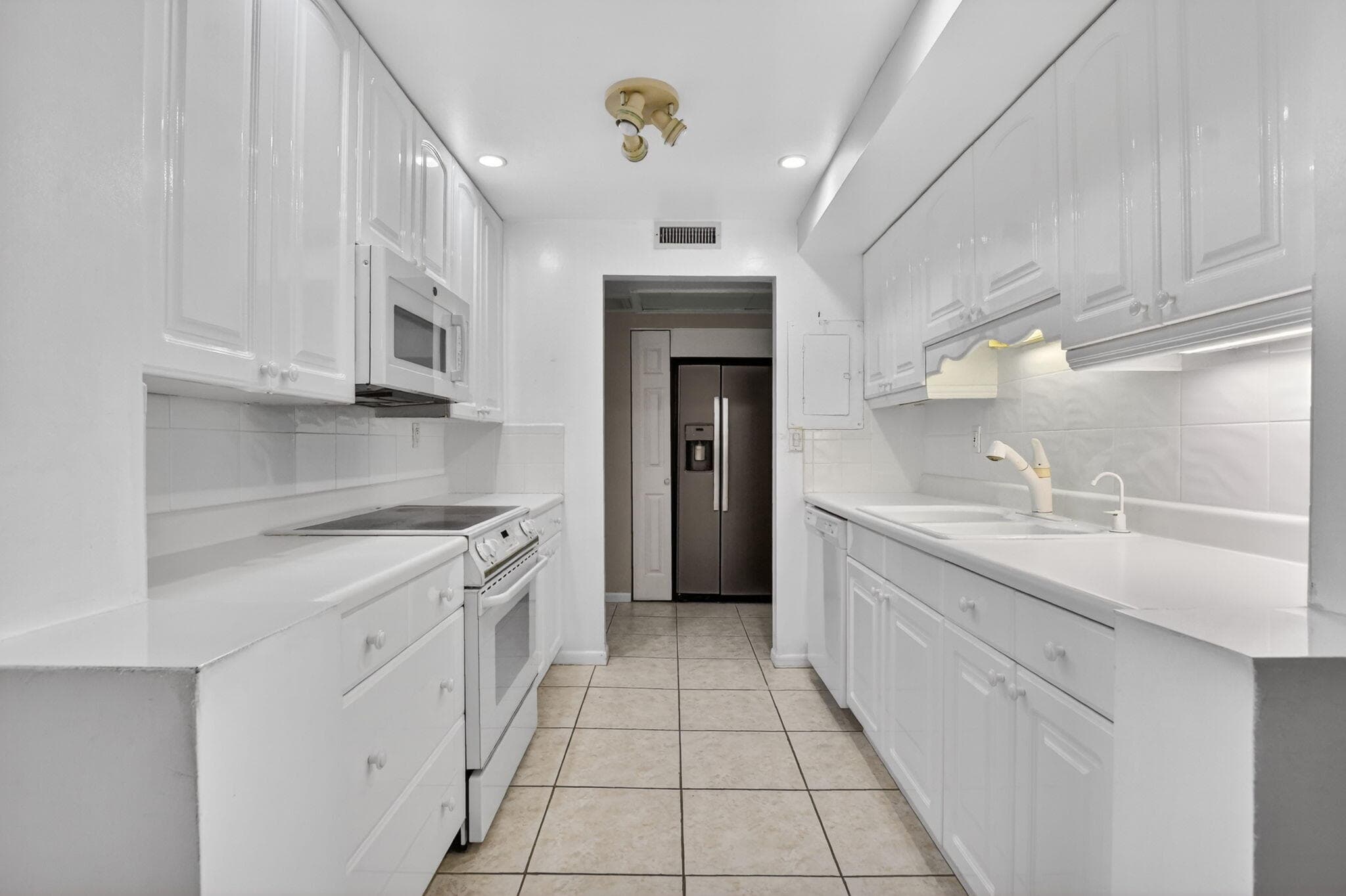 250 NE 20th Street 5220, Boca Raton, FL 33431 — photo 6 of 41