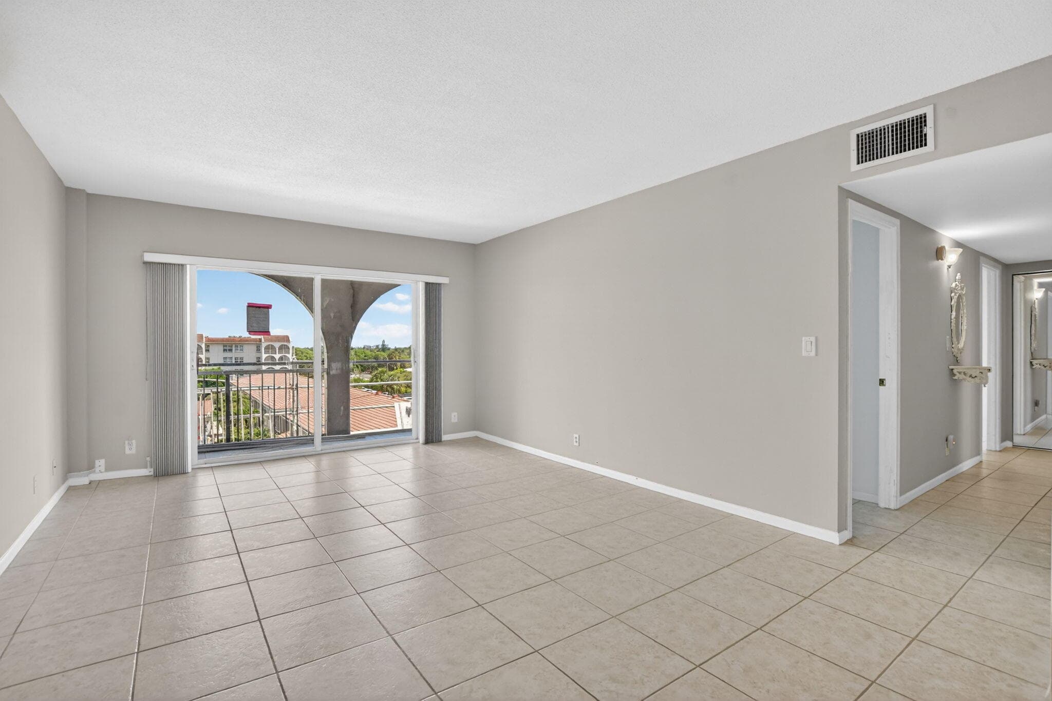 250 NE 20th Street 5220, Boca Raton, FL 33431 — photo 8 of 41