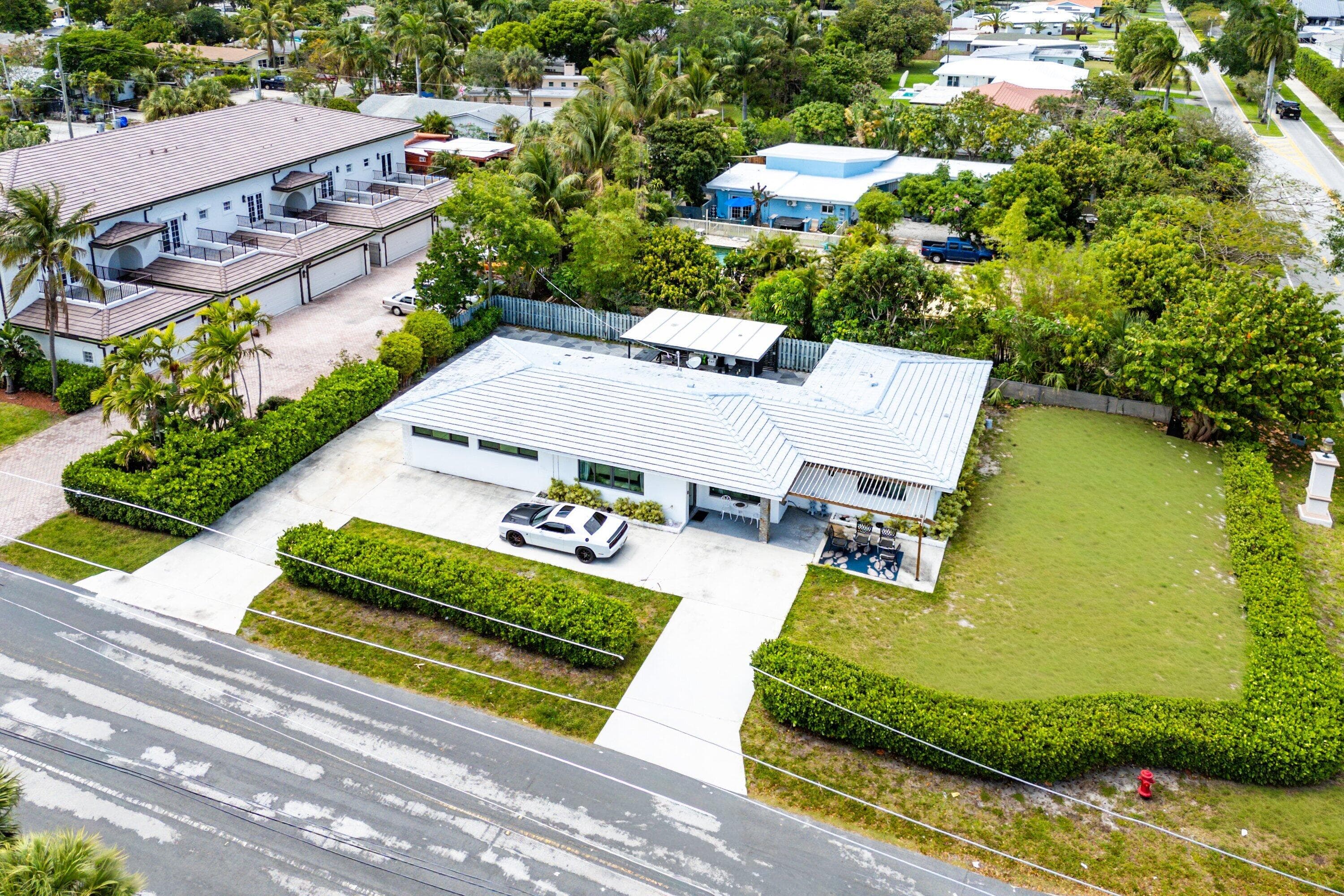 201 NE 26th Avenue, Pompano Beach, FL 33062 — photo 2 of 33