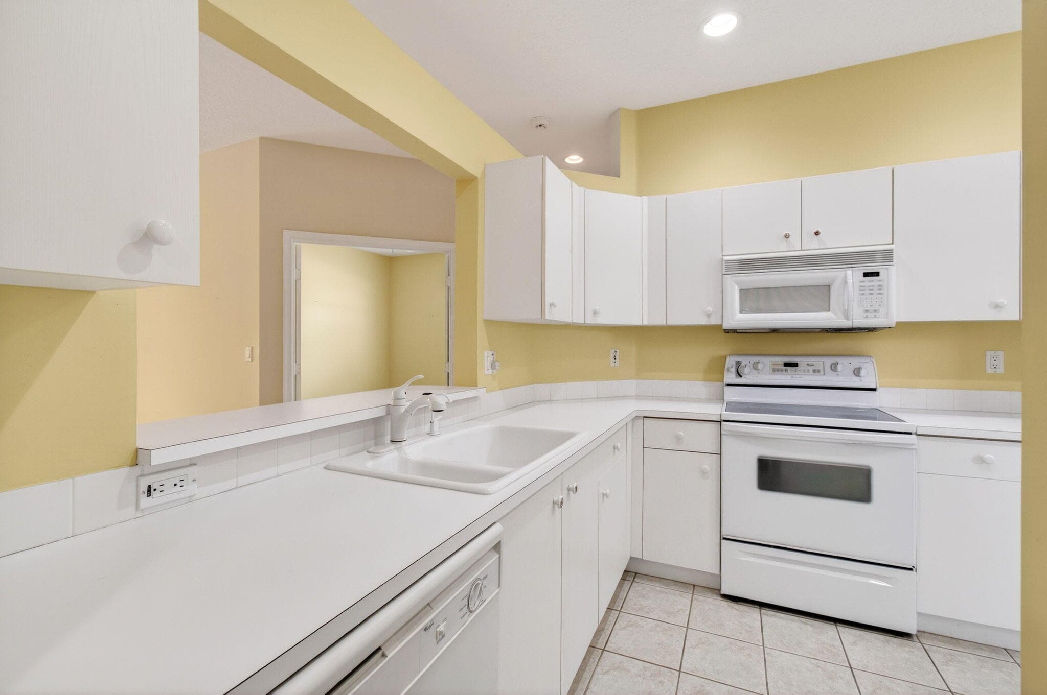 10641 Royal Caribbean Circle, Boynton Beach, FL 33437 — photo 8 of 46