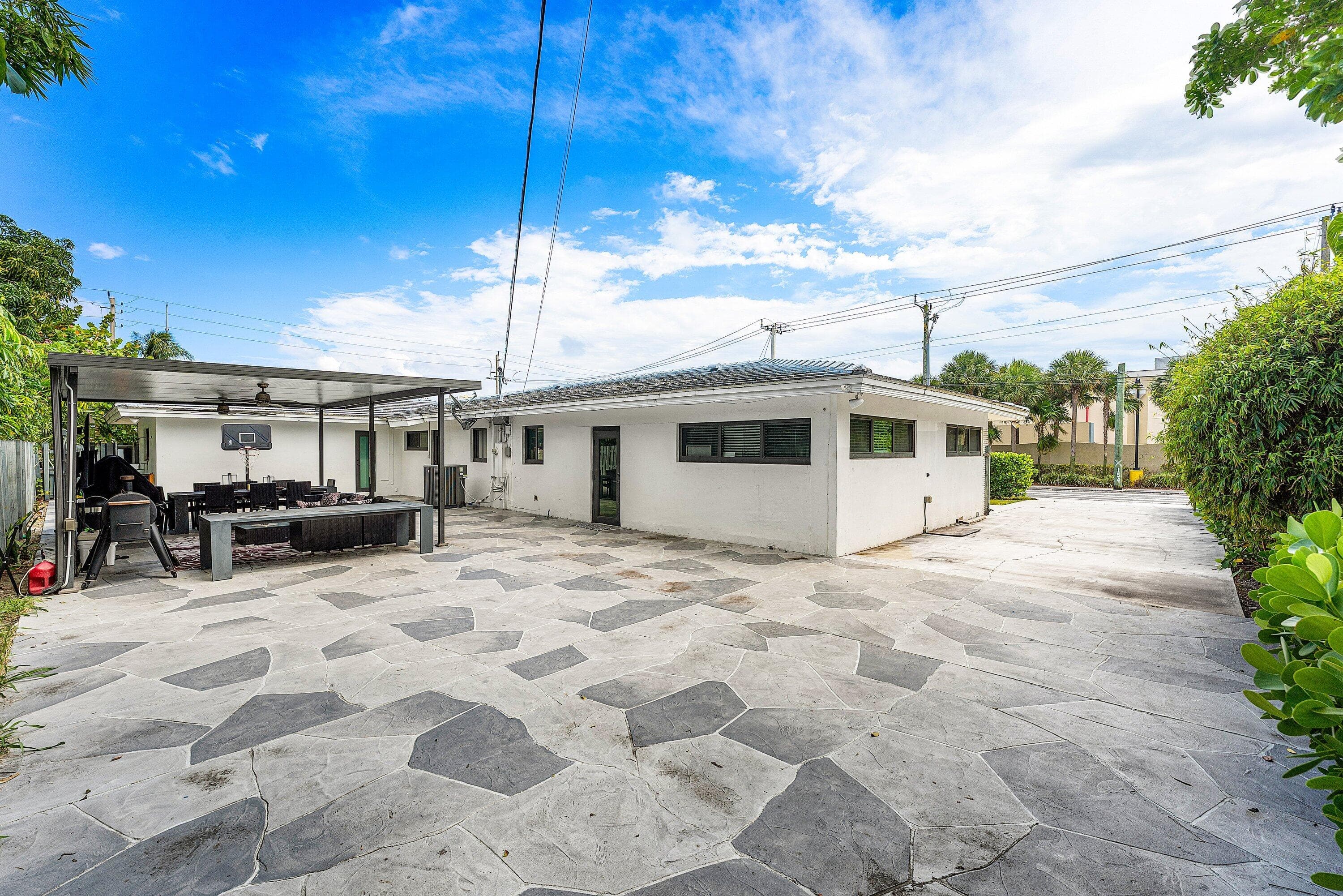 201 NE 26th Avenue, Pompano Beach, FL 33062 — photo 9 of 33