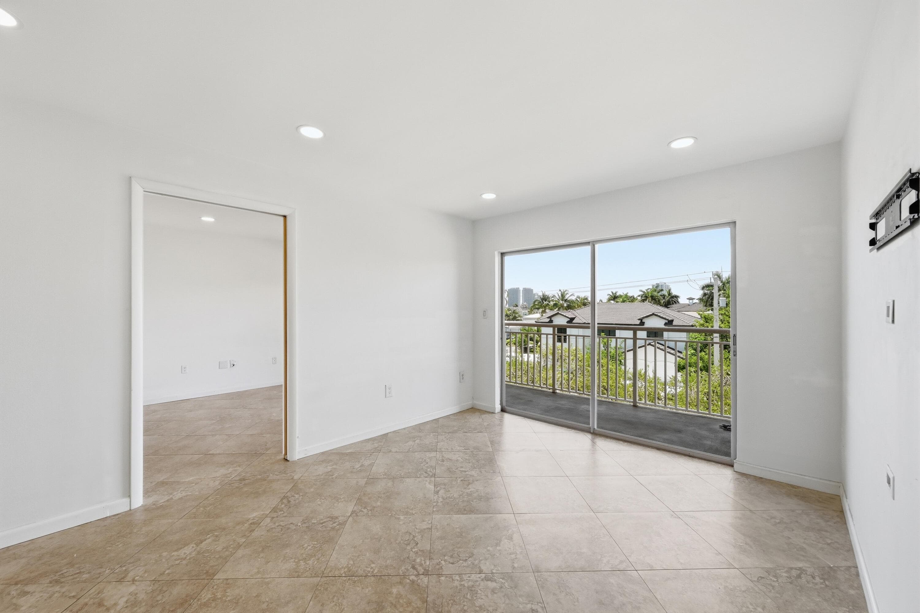 17051 NE 35th Avenue 307, North Miami Beach, FL 33160 — photo 8 of 22