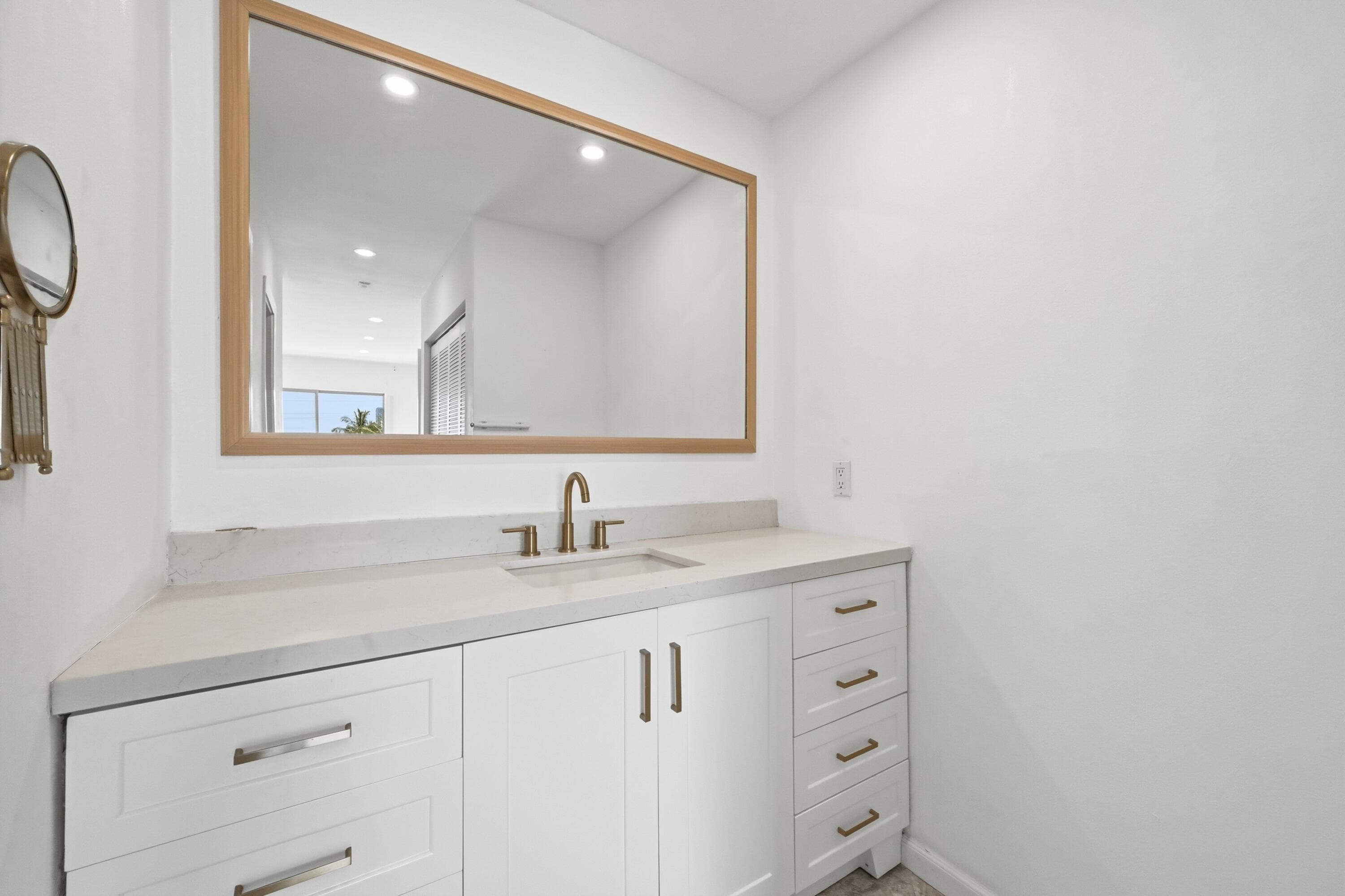 17051 NE 35th Avenue 307, North Miami Beach, FL 33160 — photo 13 of 22