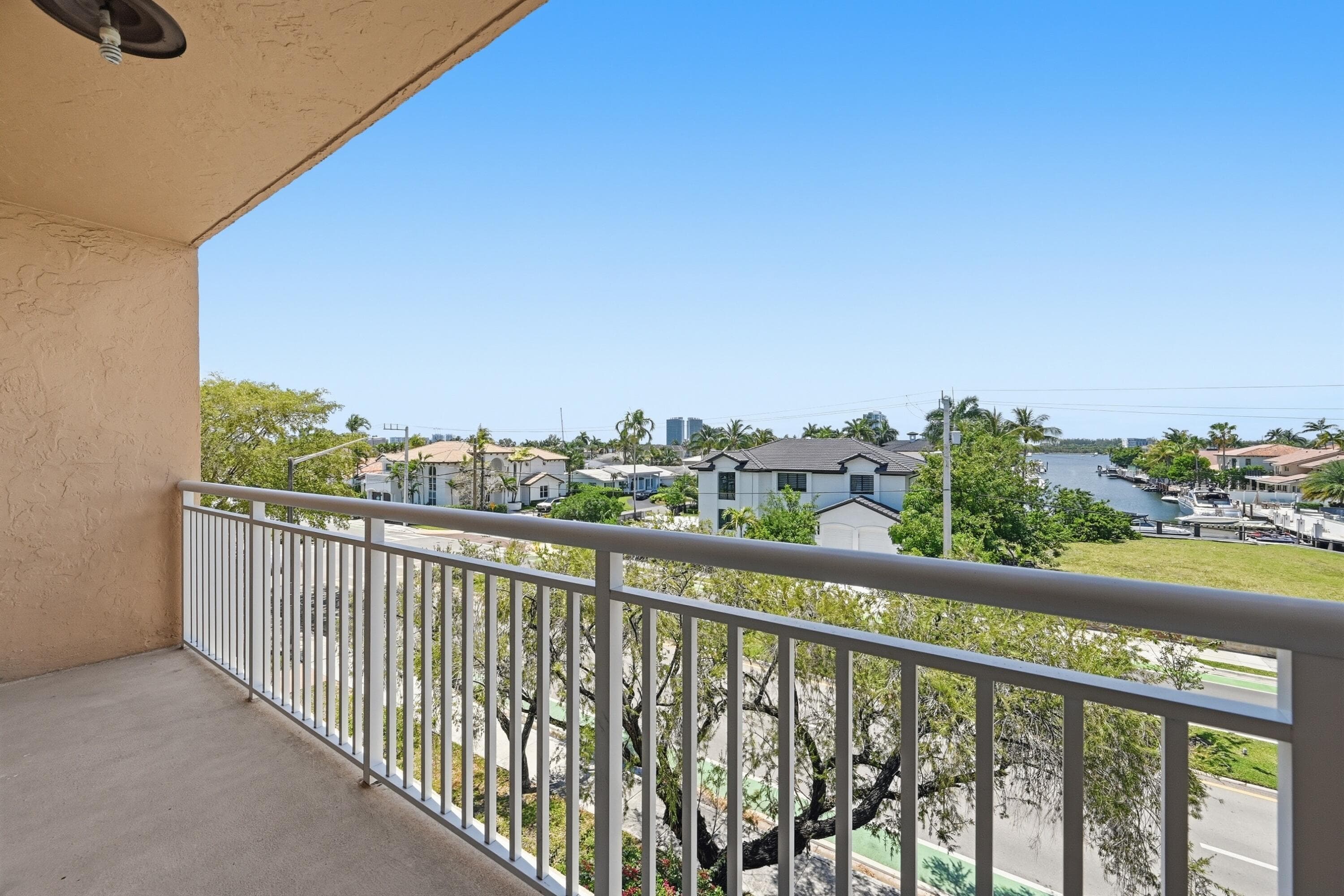17051 NE 35th Avenue 307, North Miami Beach, FL 33160 — photo 18 of 22