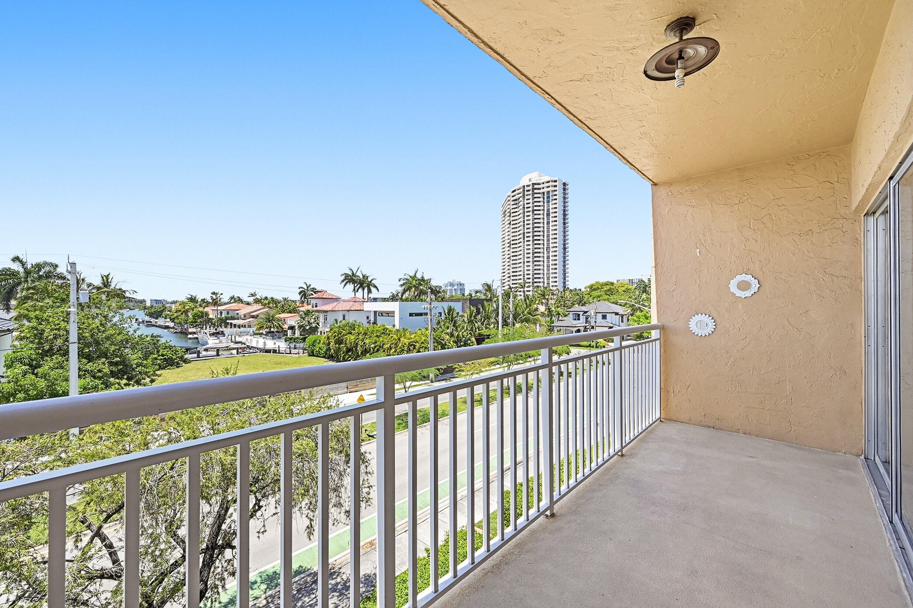 17051 NE 35th Avenue 307, North Miami Beach, FL 33160 — photo 19 of 22