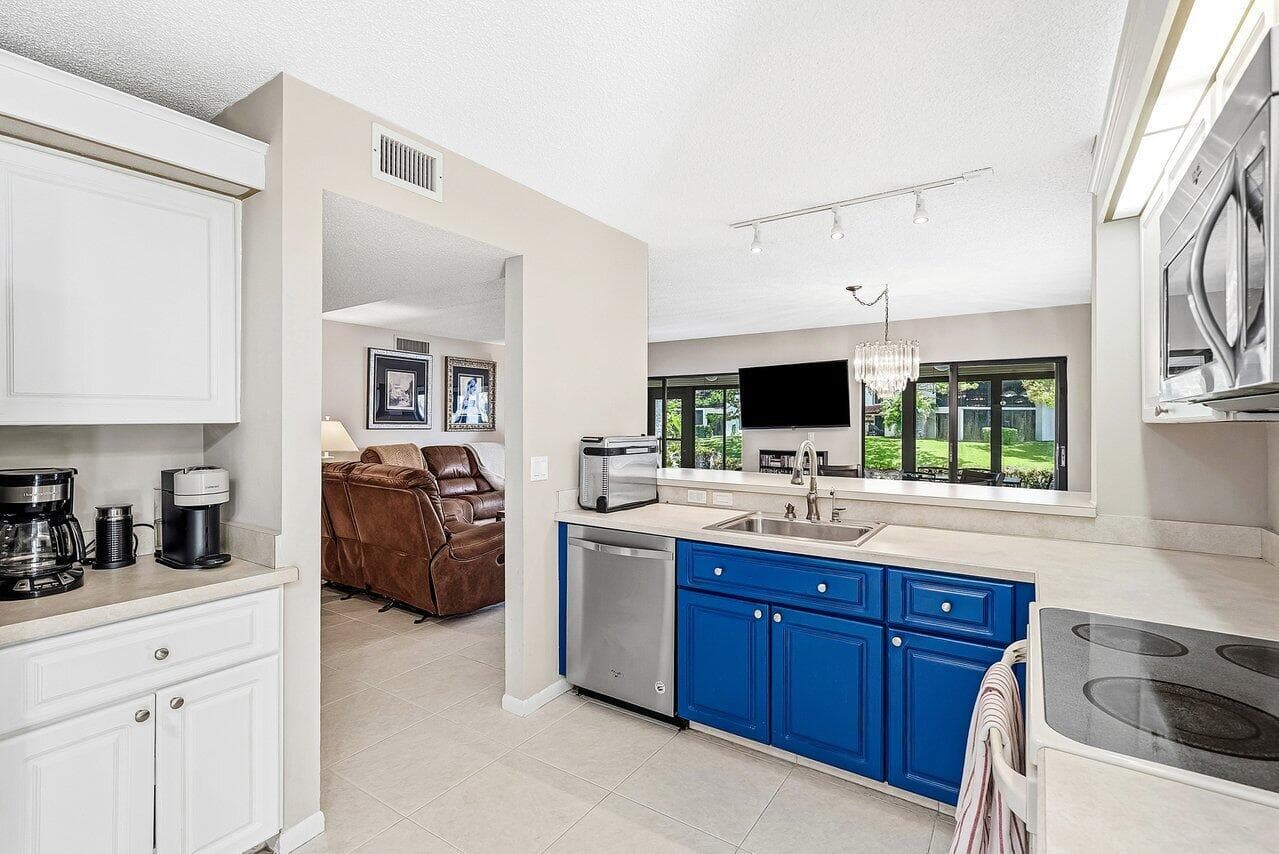 10576 Tropic Palm Avenue 102, Boynton Beach, FL 33437 — photo 9 of 29