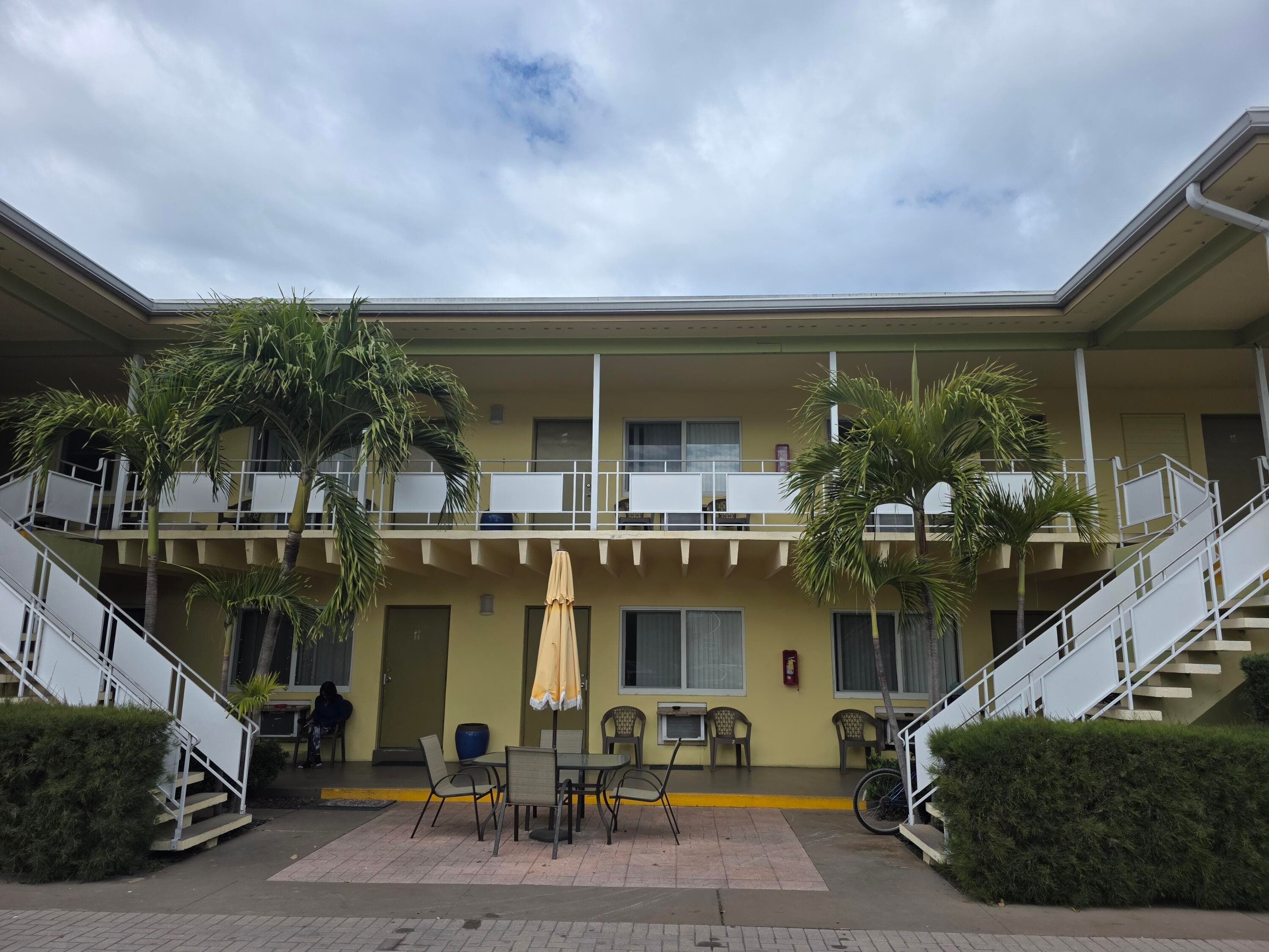 911 N Federal Highway 205, Lake Worth Beach, FL 33460 — photo 2 of 11