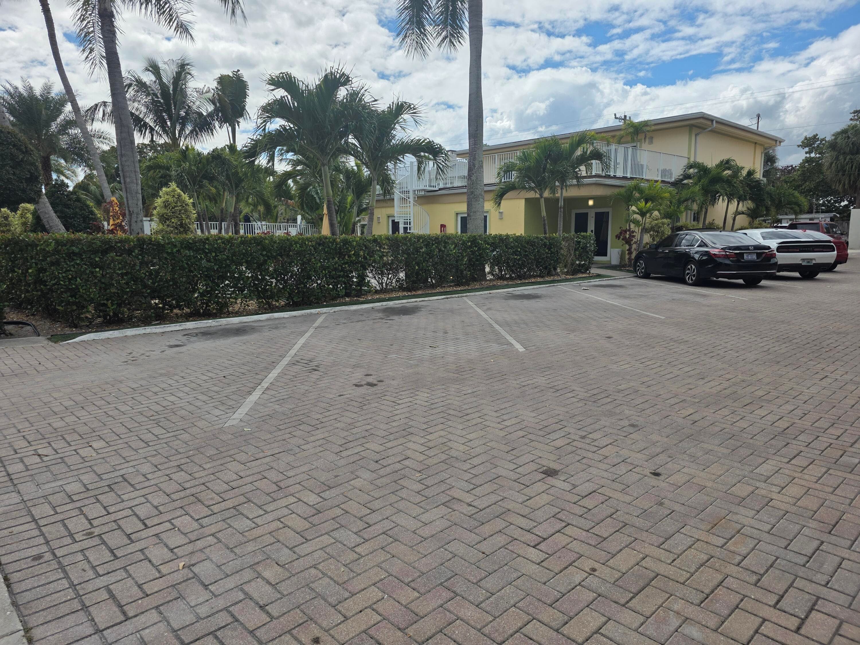 911 N Federal Highway 205, Lake Worth Beach, FL 33460 — photo 11 of 11