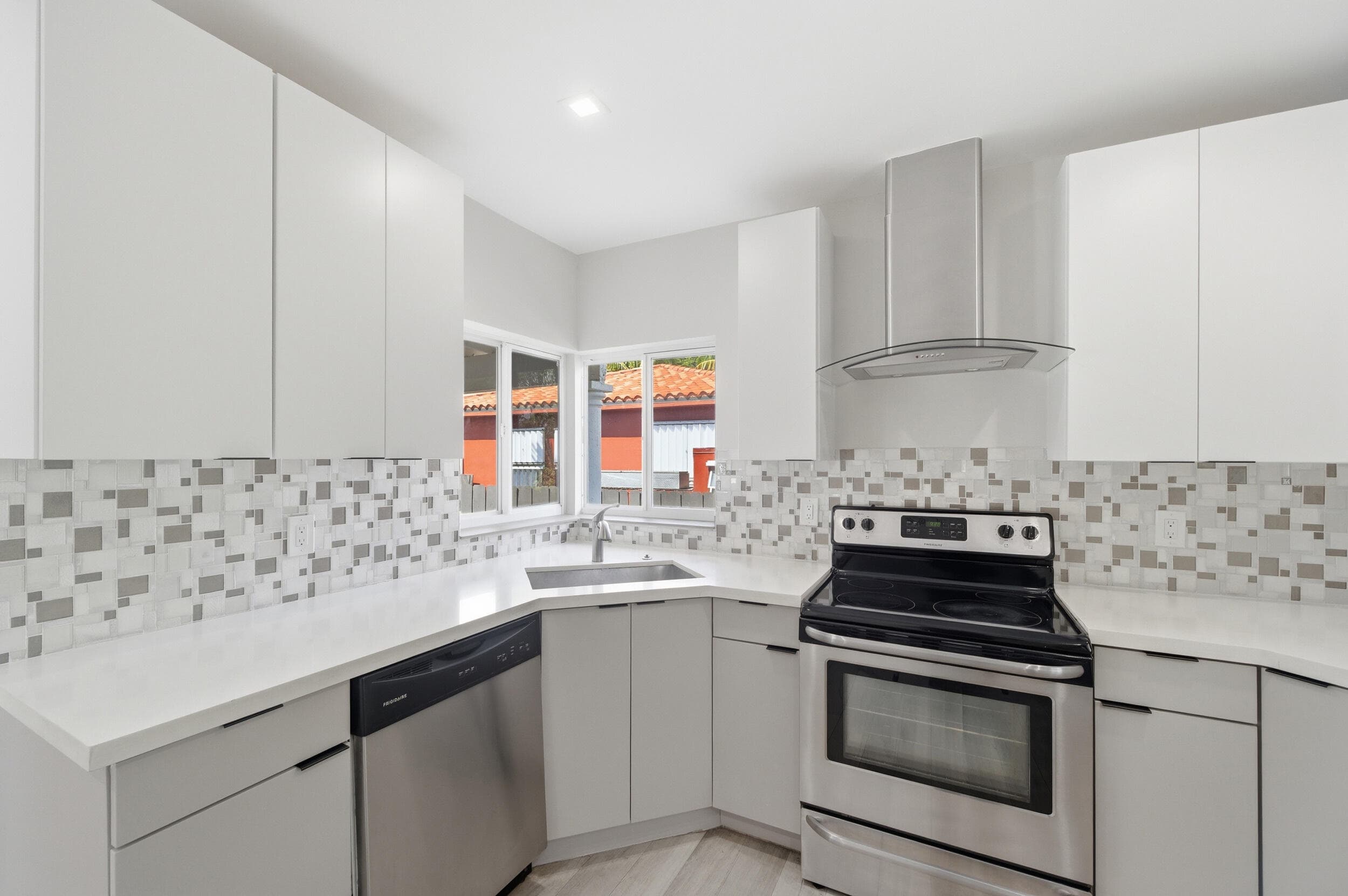 1770 SW 17th Avenue, Miami, FL 33145 — photo 18 of 46