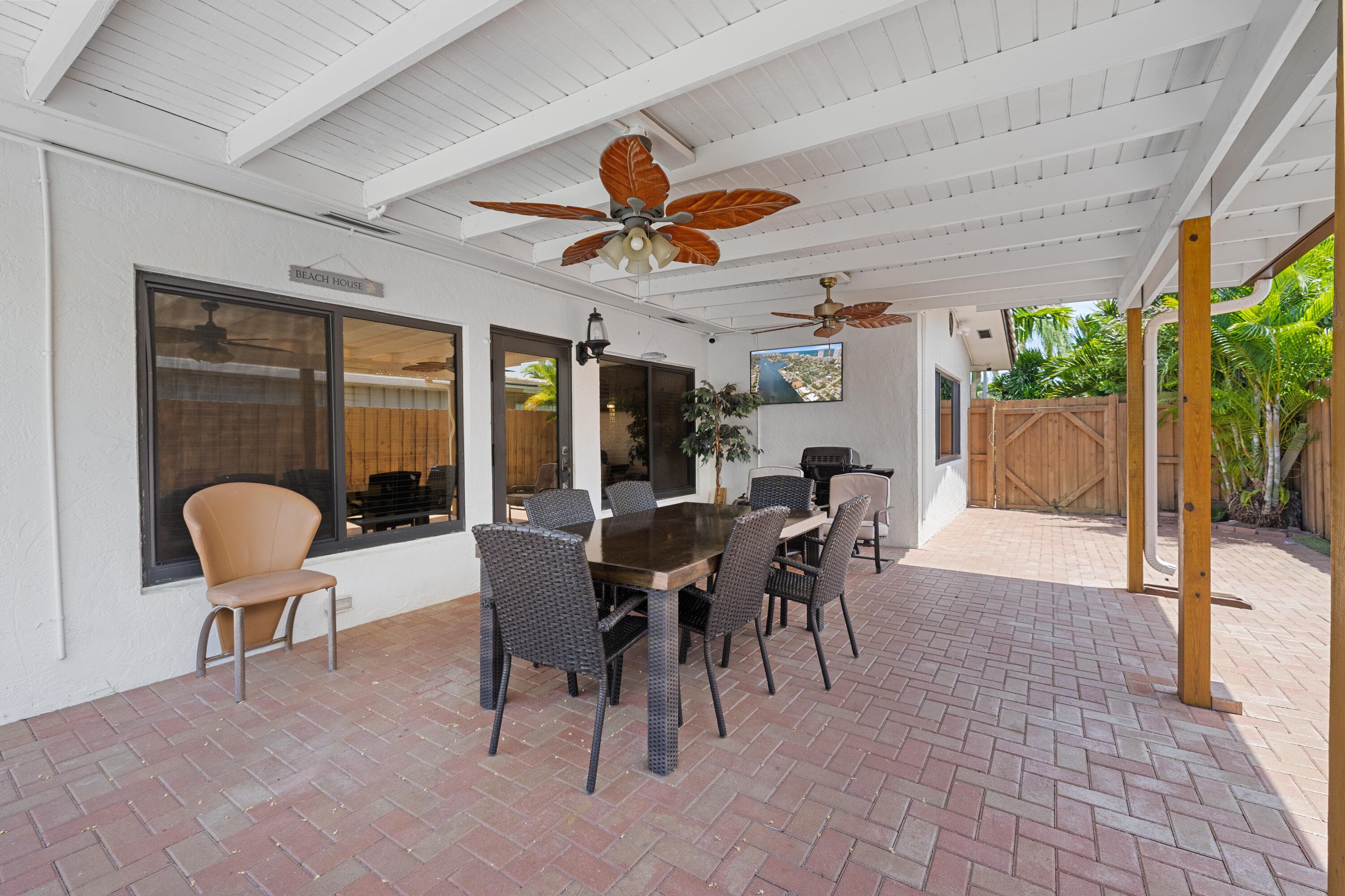 3211 Seaward Drive, Lauderdale-By-The-Sea, FL 33062 — photo 7 of 25