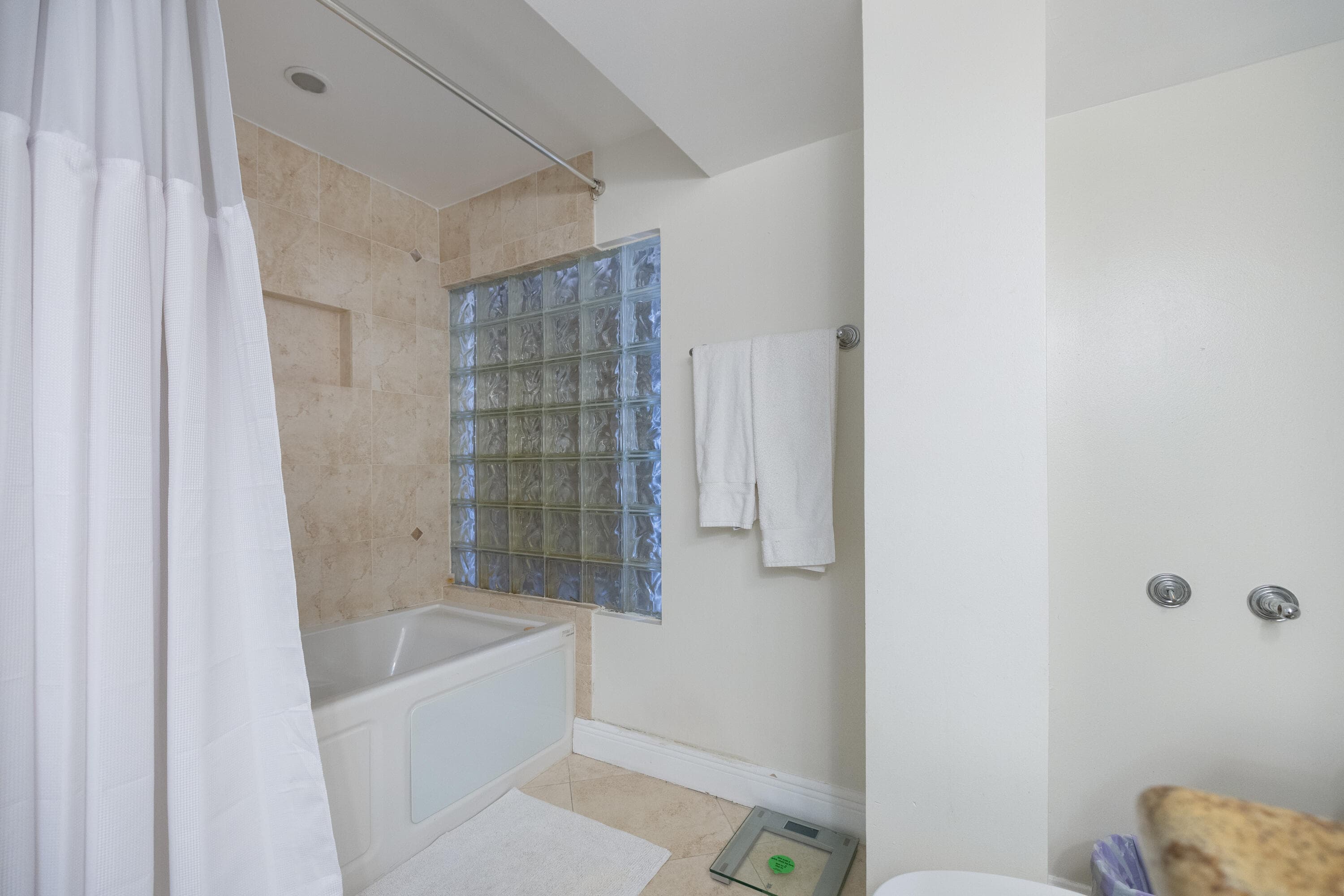 3211 Seaward Drive, Lauderdale-By-The-Sea, FL 33062 — photo 16 of 25
