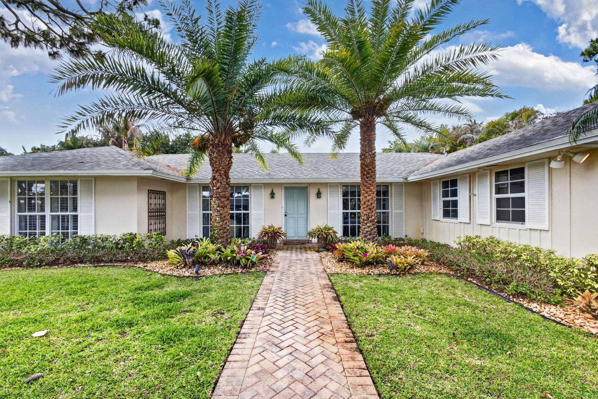 291 Country Club Drive, Tequesta, FL 33469 — photo 1 of 38