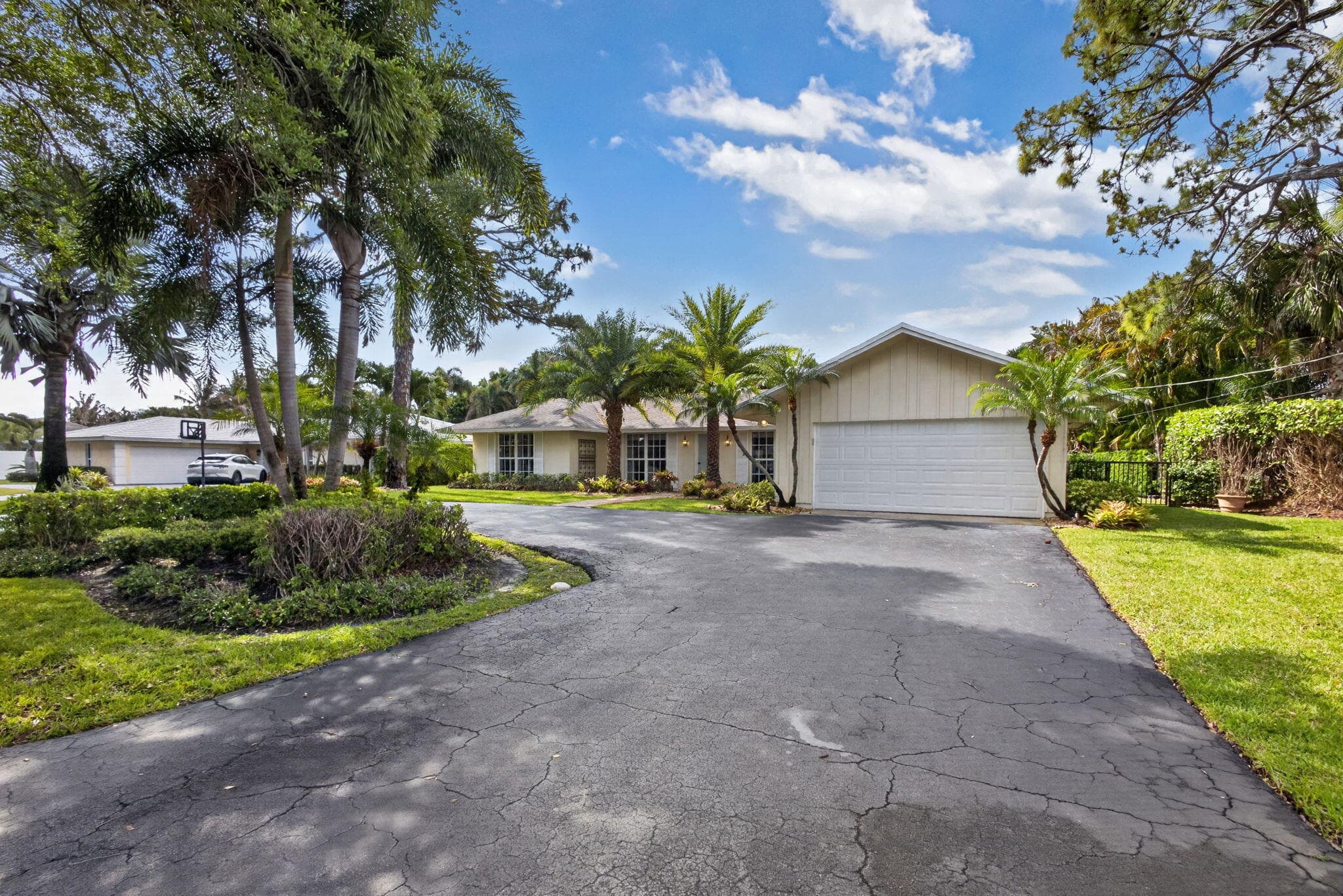 291 Country Club Drive, Tequesta, FL 33469 — photo 4 of 38