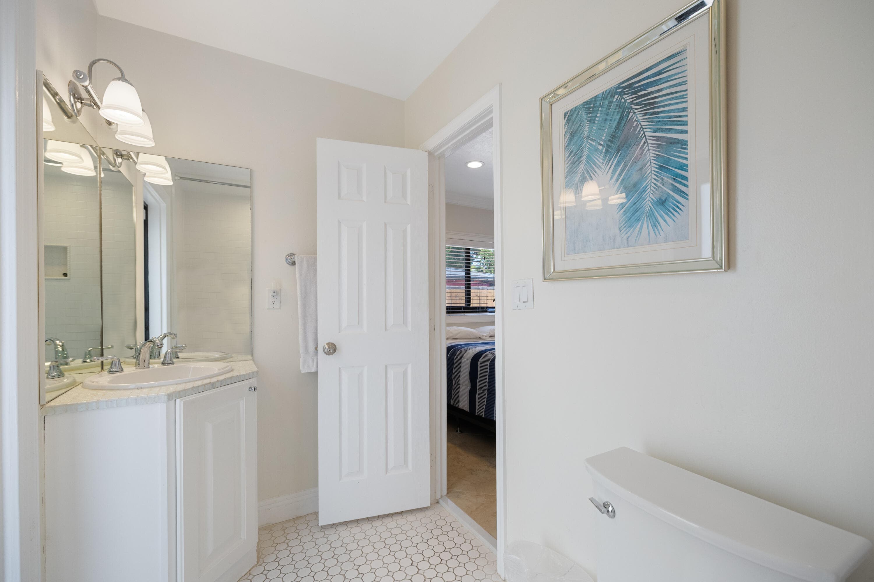3211 Seaward Drive, Lauderdale-By-The-Sea, FL 33062 — photo 19 of 25