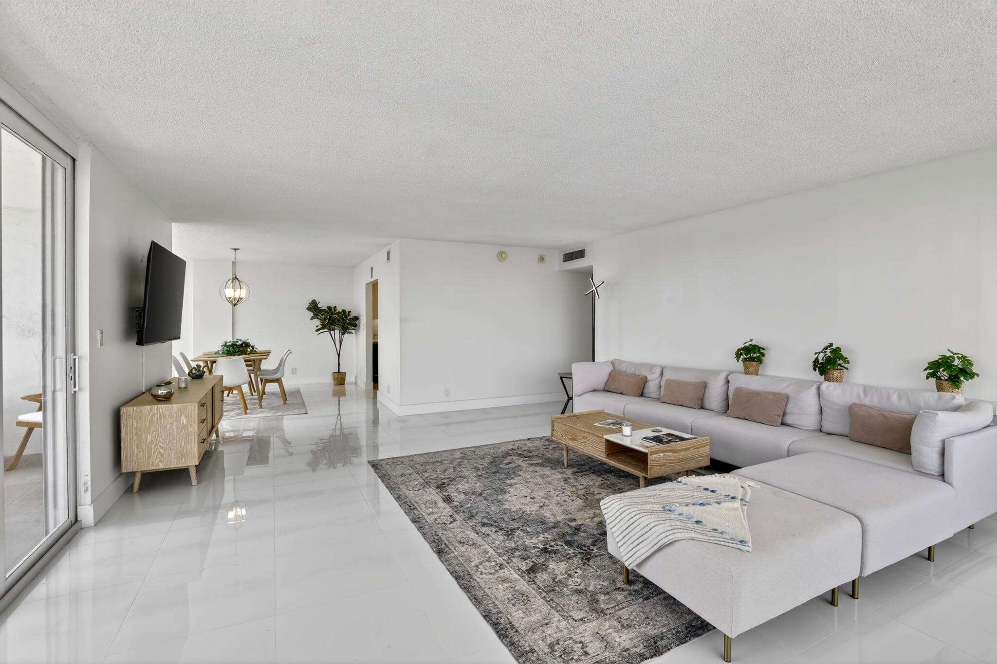 1170 N Federal Highway 501, Fort Lauderdale, FL 33304 — photo 5 of 82